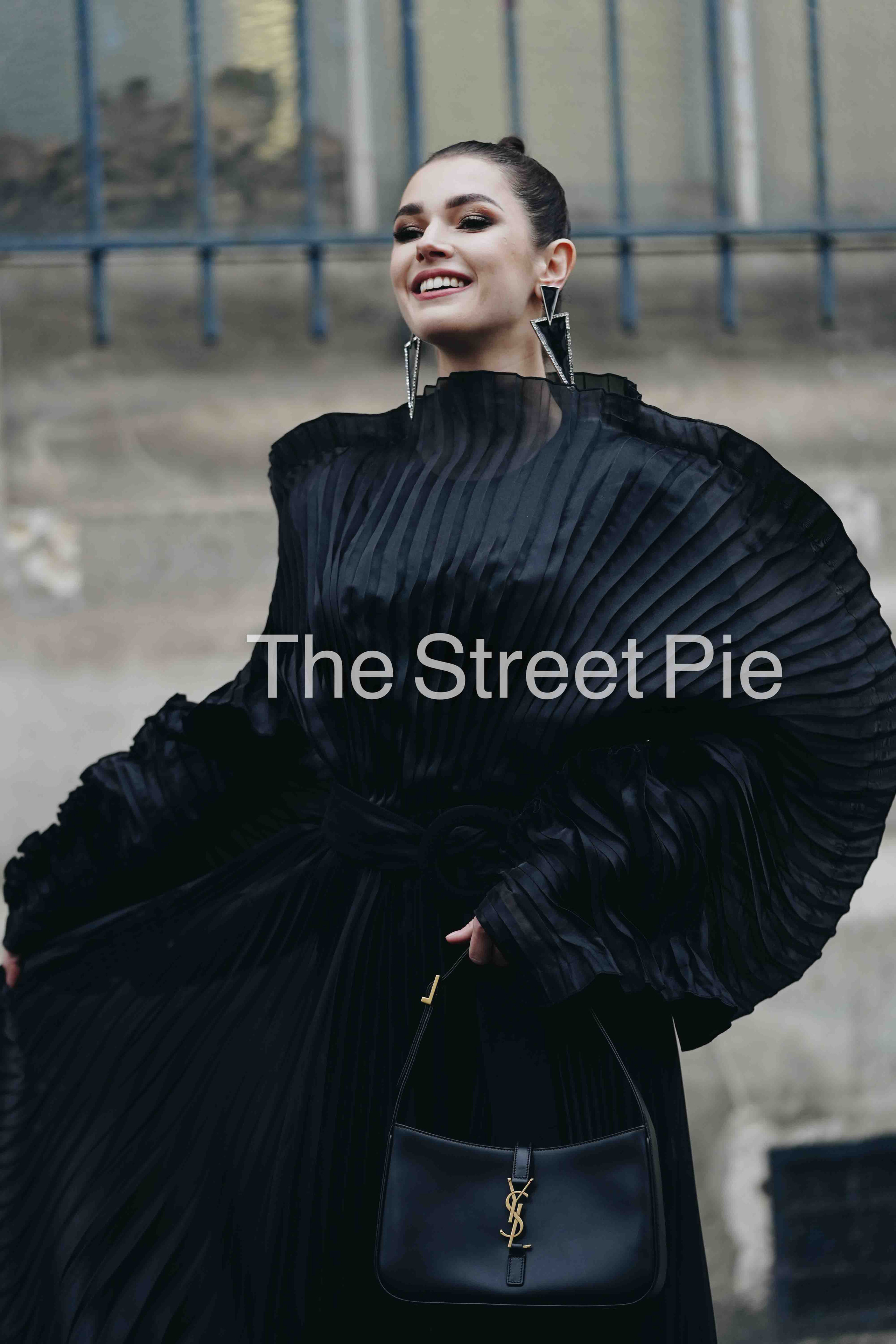 PARIS HAUTE COUTURE SS23. Anastasia Fedoseeva / The Street Pie — streetstyle photographer