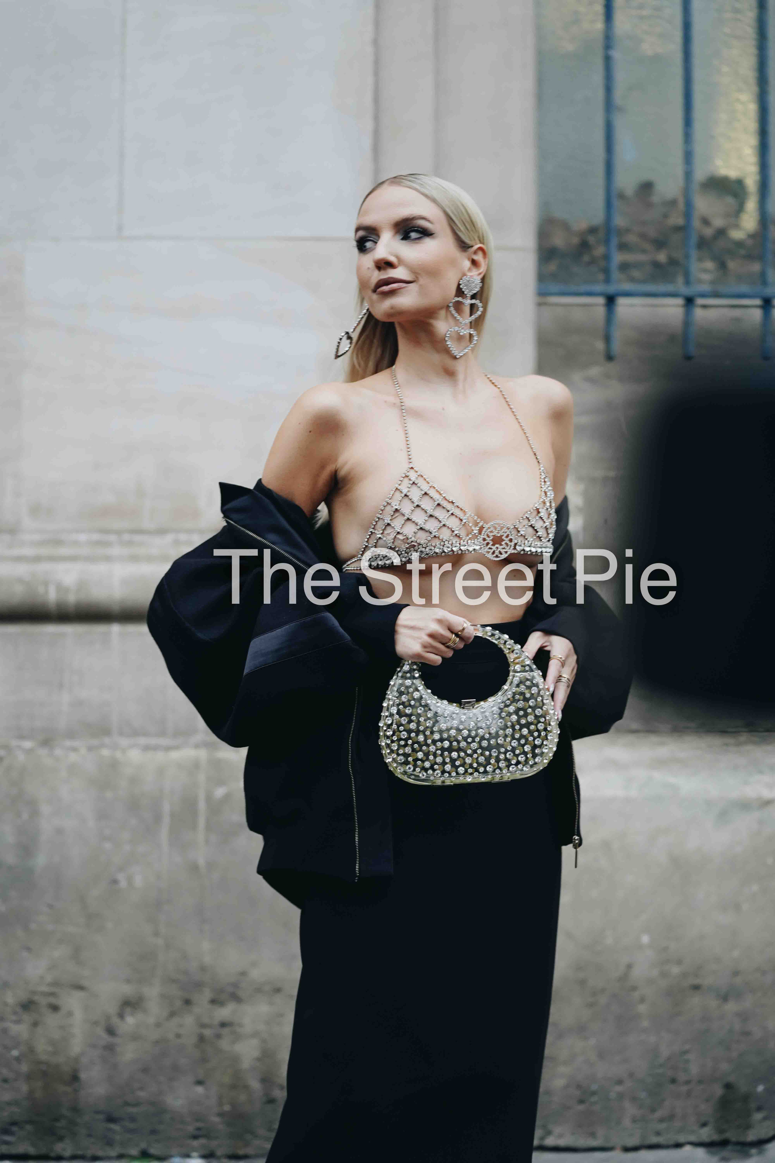 PARIS HAUTE COUTURE SS23. Anastasia Fedoseeva / The Street Pie — streetstyle photographer