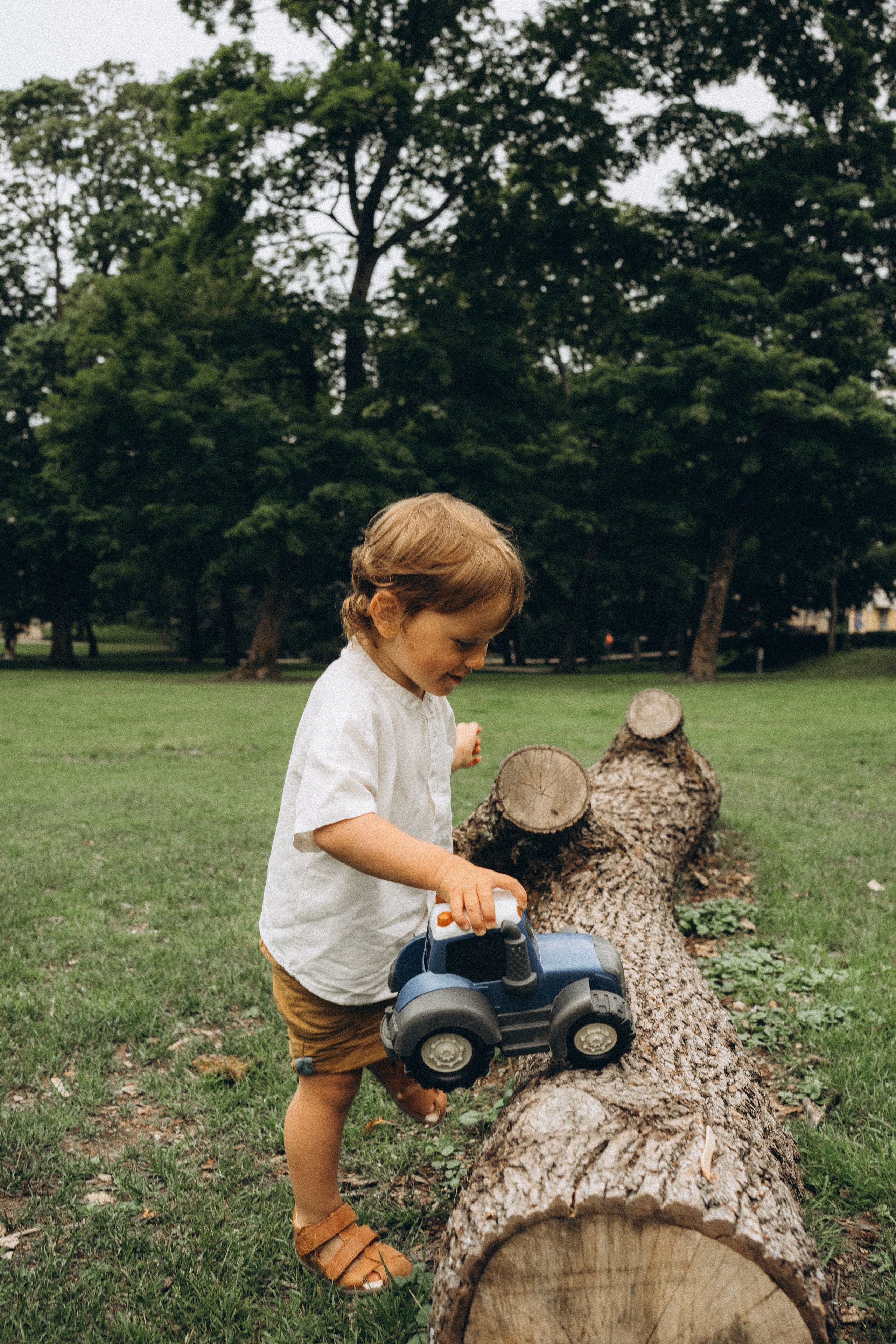 Kaivopuisto. Wedding and potrait photographer in Helsinki Vickan O