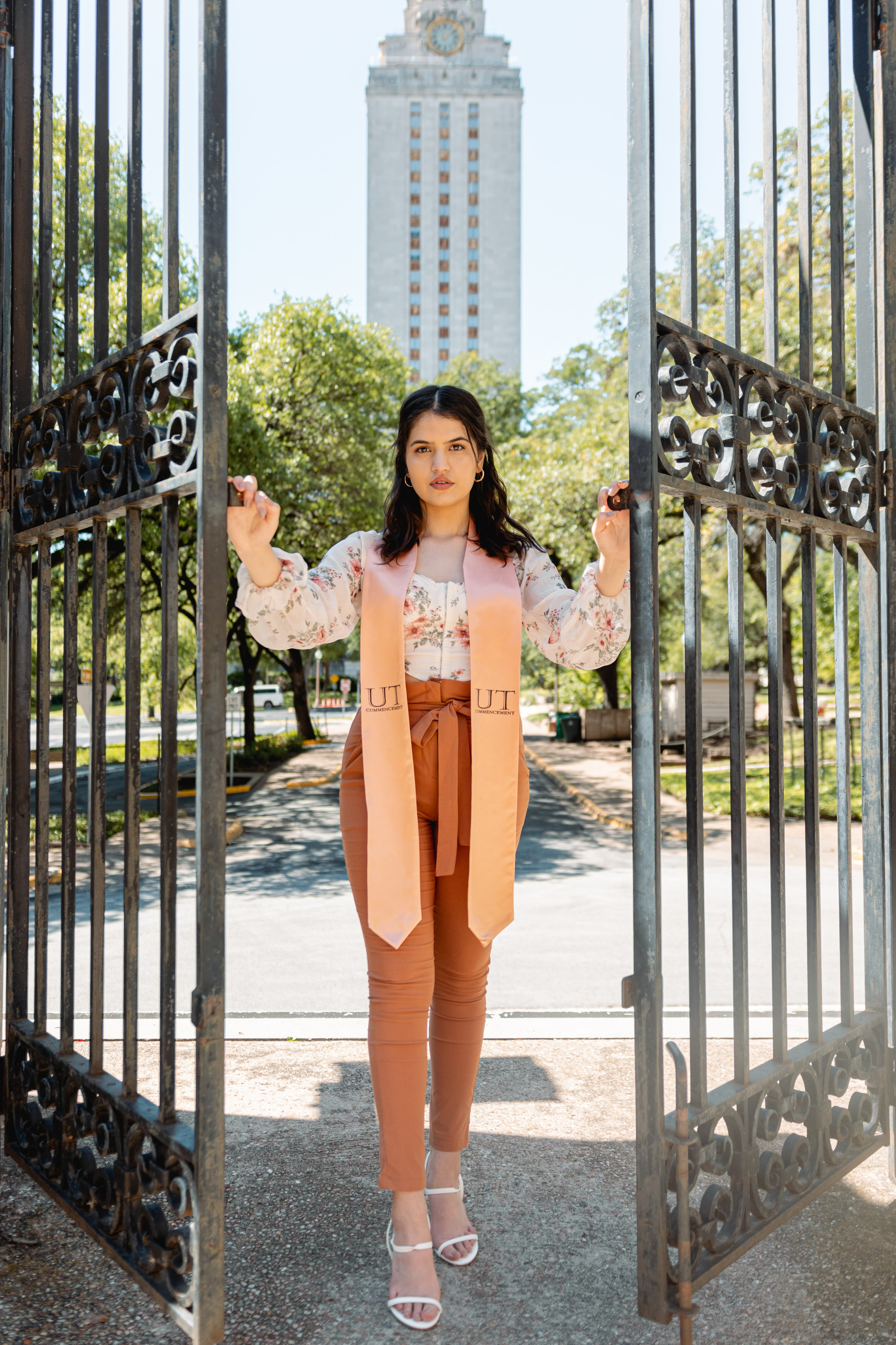 Noelia’s senior photoshoot at the University of Texas
