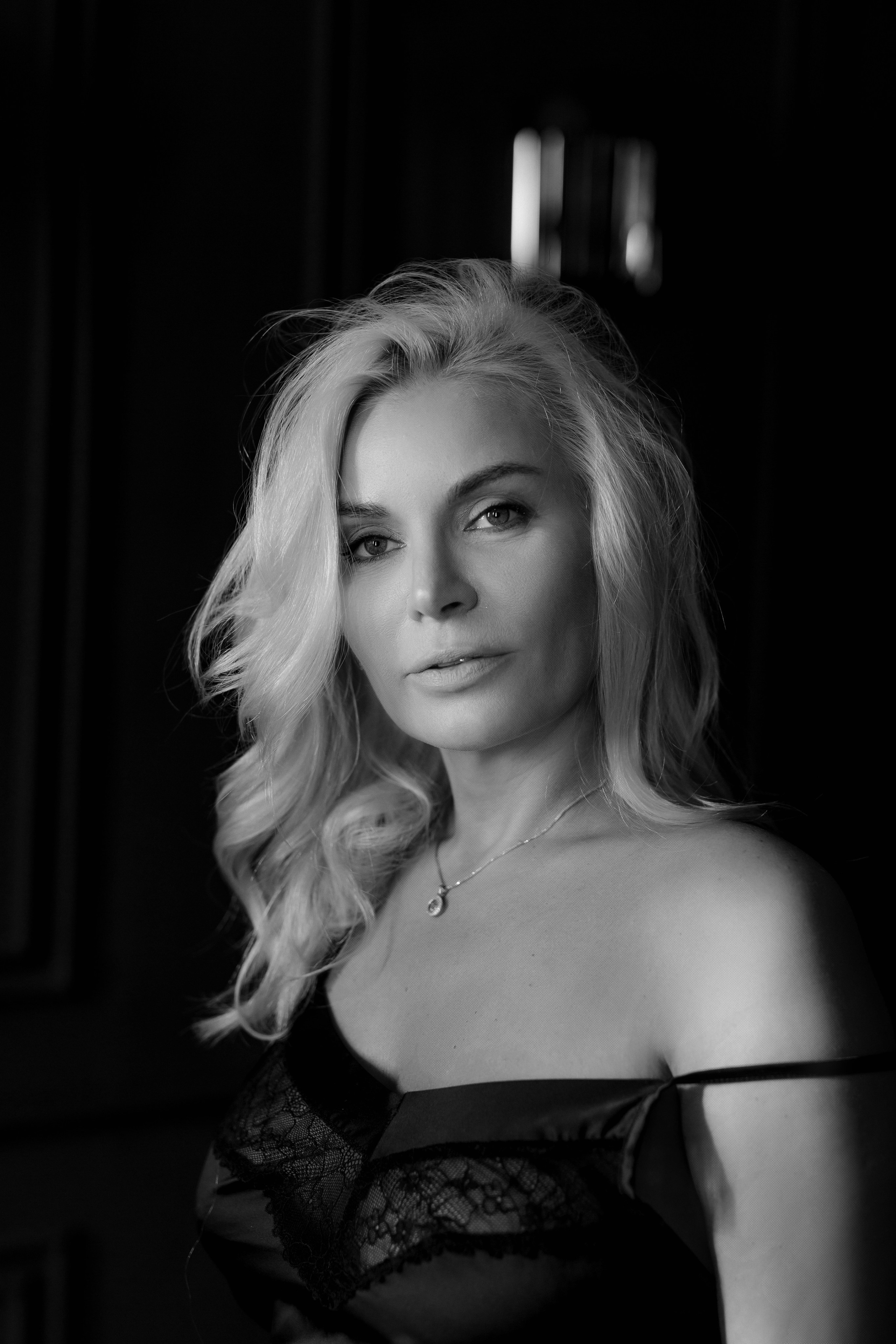 Swetlana. Sensualna w studio. Fotograf w Krakowie i Europie