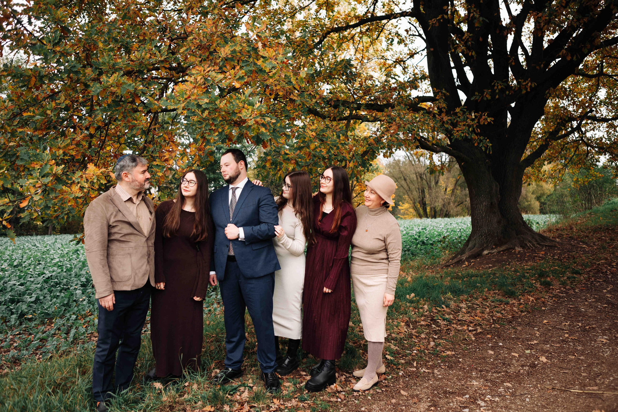 BIG OAK, BIG FAMILY. Https://shi-photo.com/