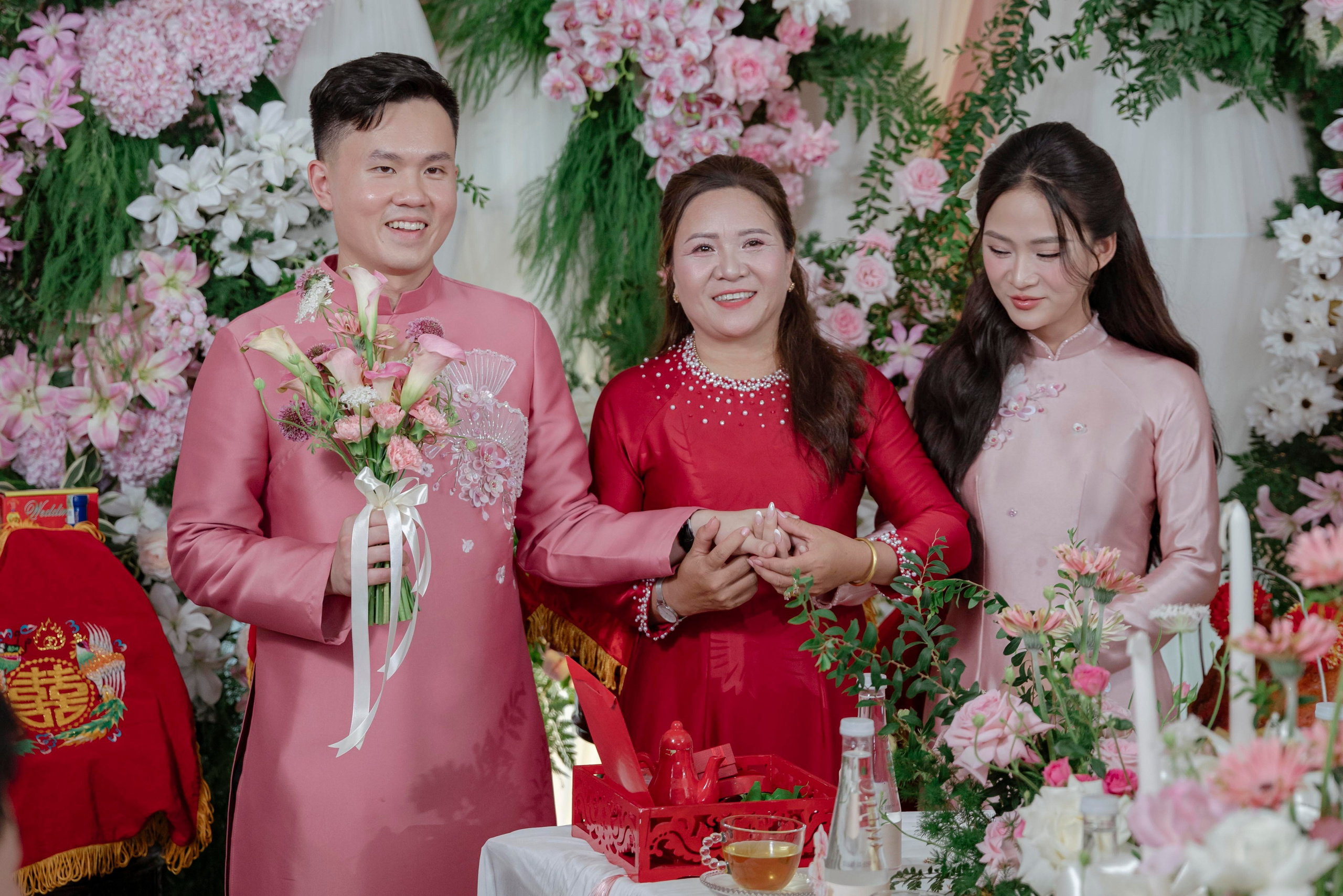 LINH & HUYEN. WEDDING PHOTOGRAPHER IN VIETNAM