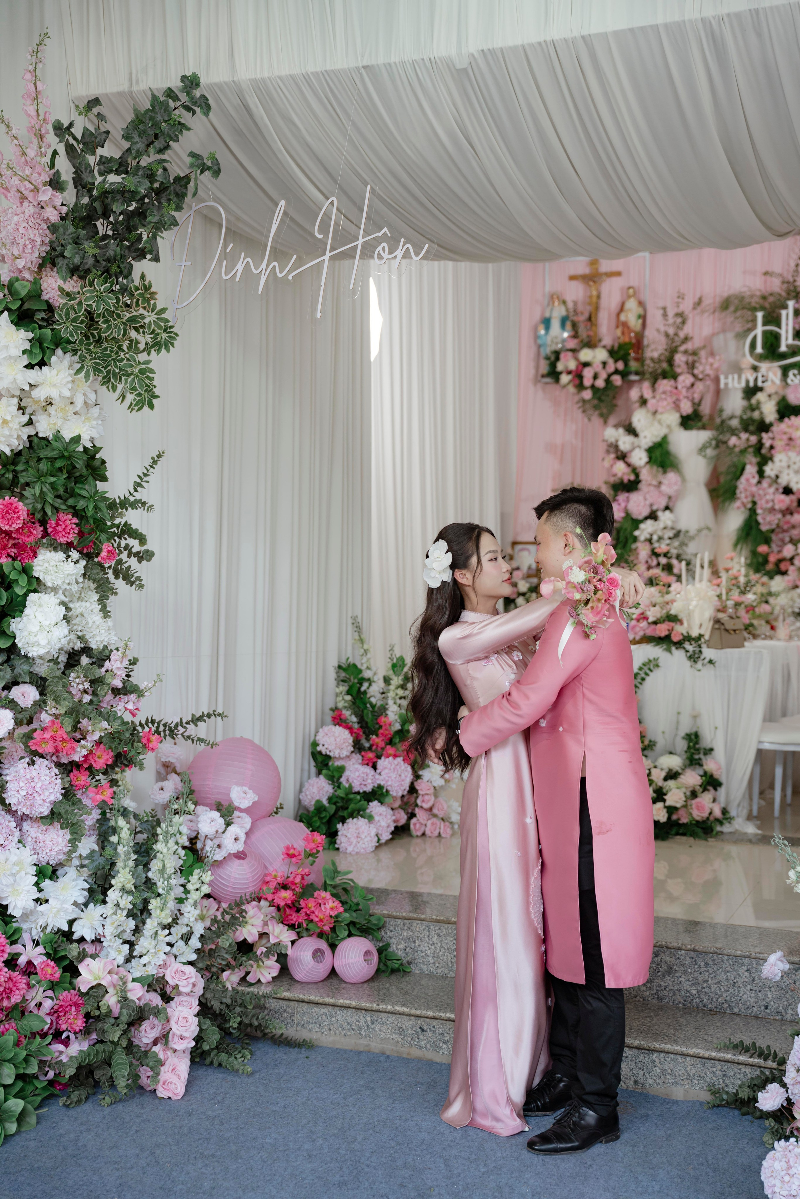 LINH & HUYEN. WEDDING PHOTOGRAPHER IN VIETNAM