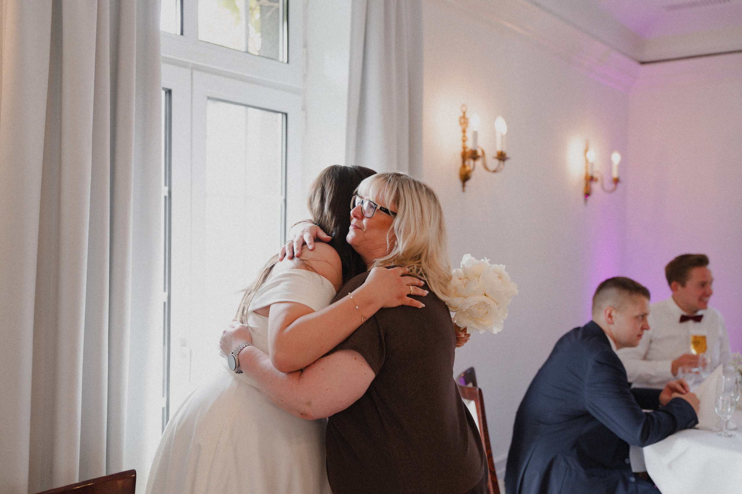 Jessica & Felix I Gesellschaft Harmonie Bochum. Hochzeitsfotografin Bochum | Halyna Reiche Fotografie NRW