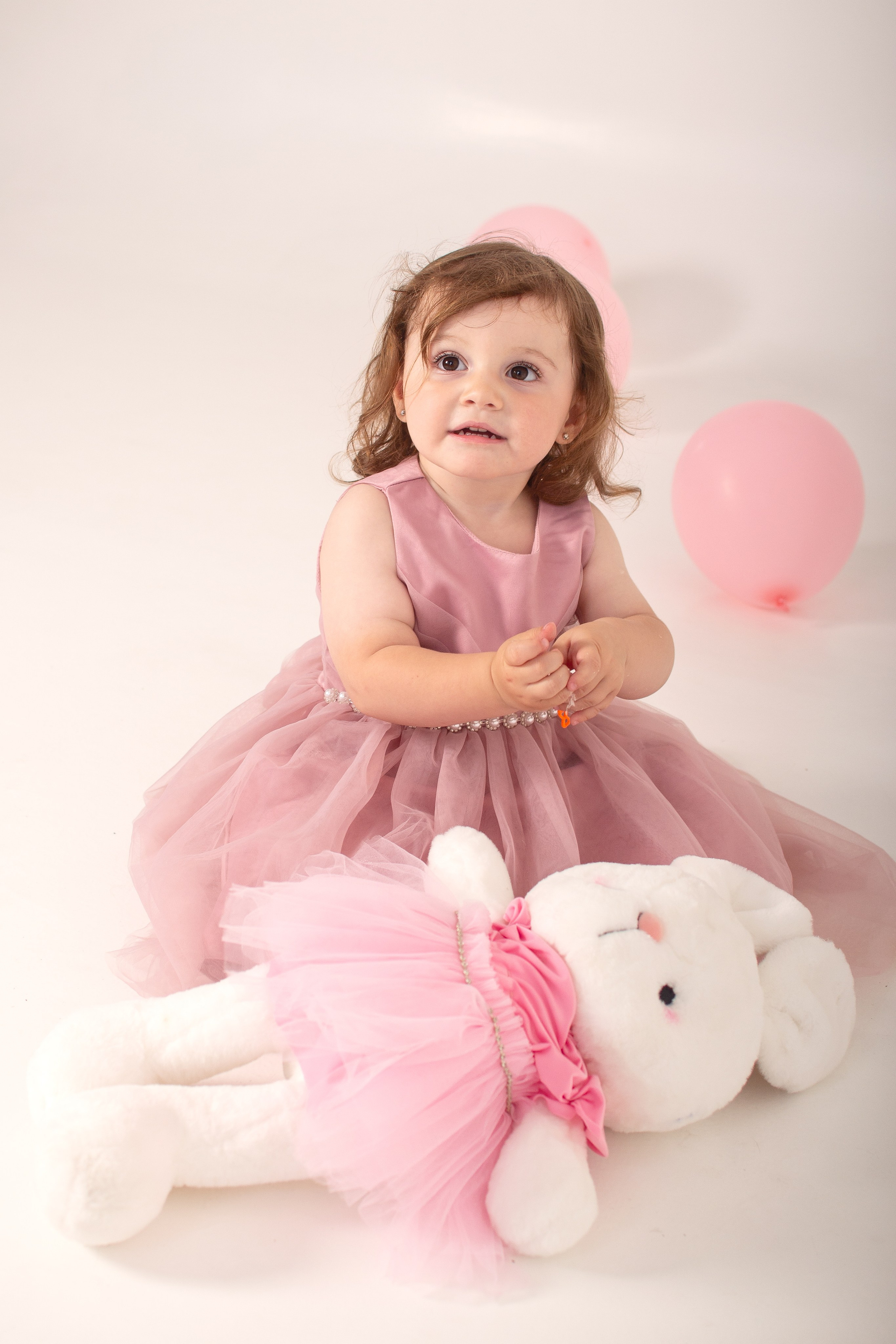 Фотосессия с пионами. Фотограф новорожденных в Темиртау и Караганде Любовь Жукова newborn