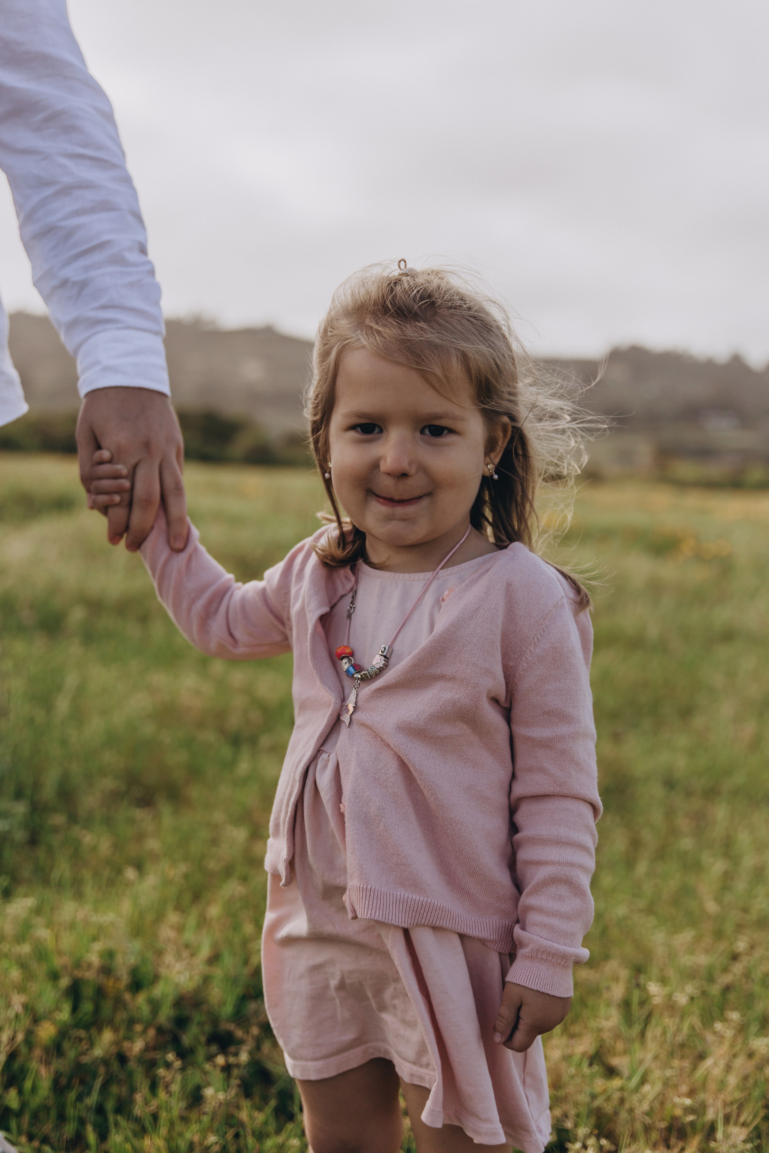 Sesión de fotos familiar en el campo — costa Chilena. Photographer in Santiago, Chile Anna Almazova