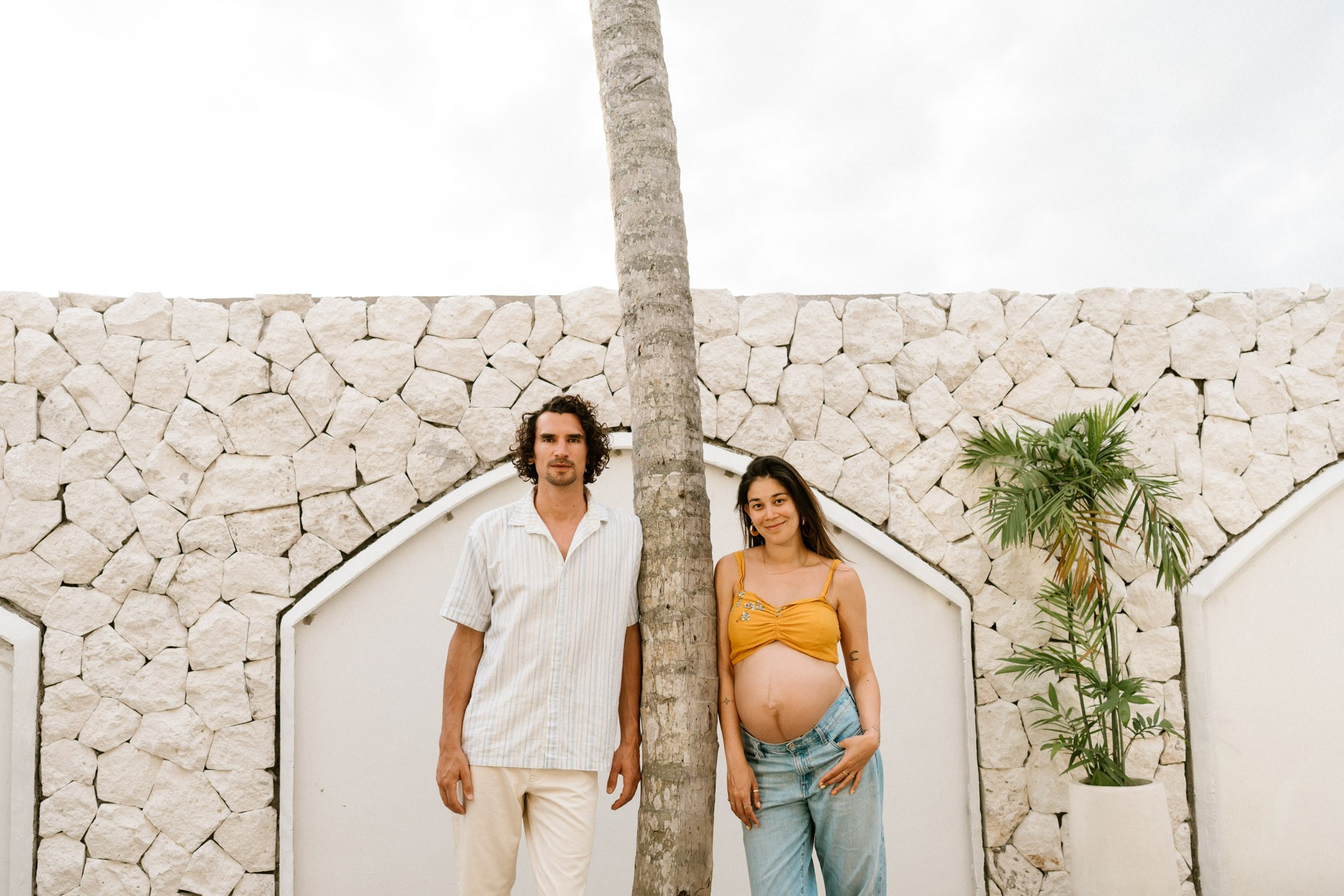 LARISSA & SJUUL MATERNITY. Female Photographer in Bali