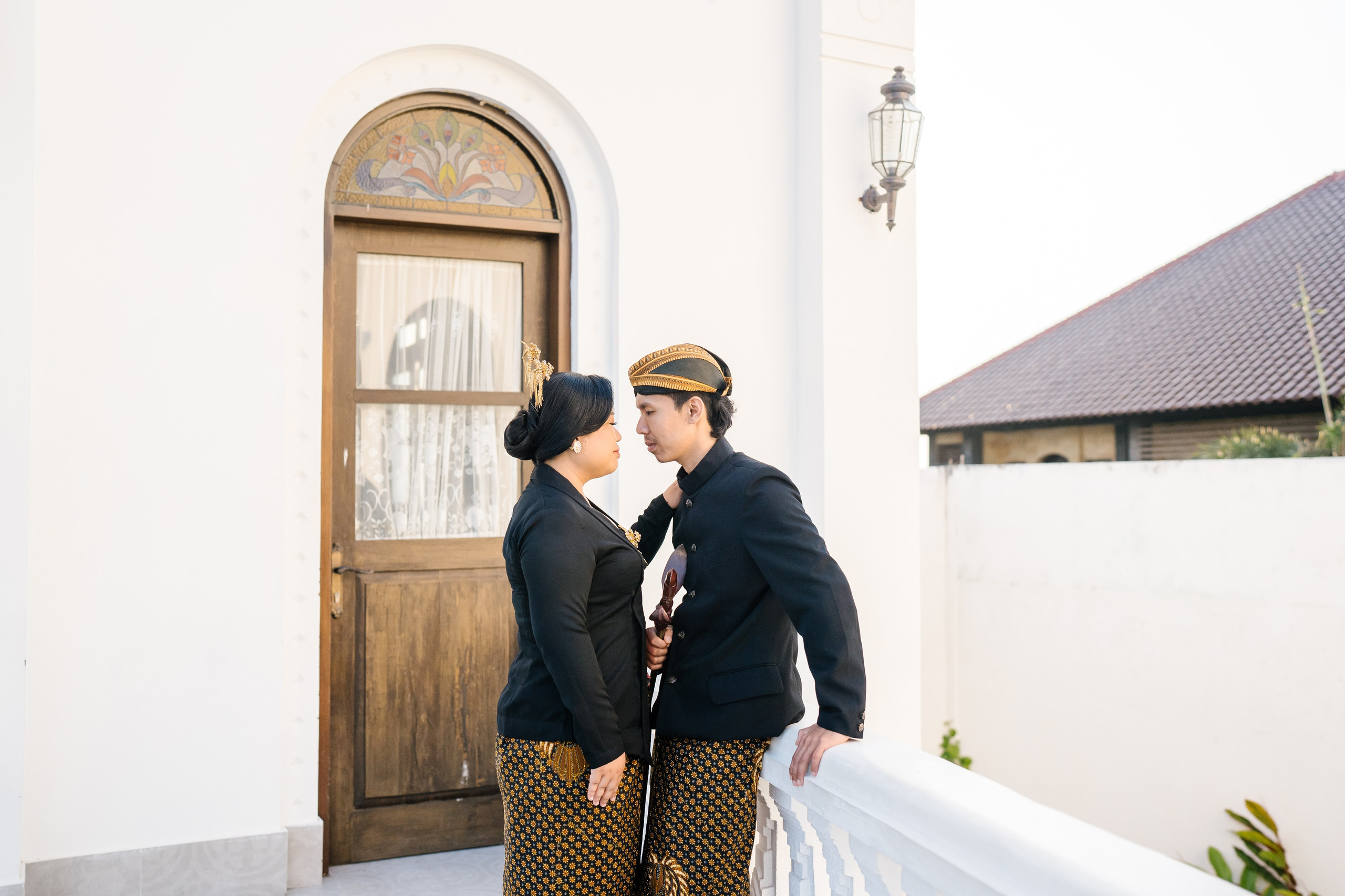 Prewedding Photo Shoot with Javanese style. Female Photographer in Bali