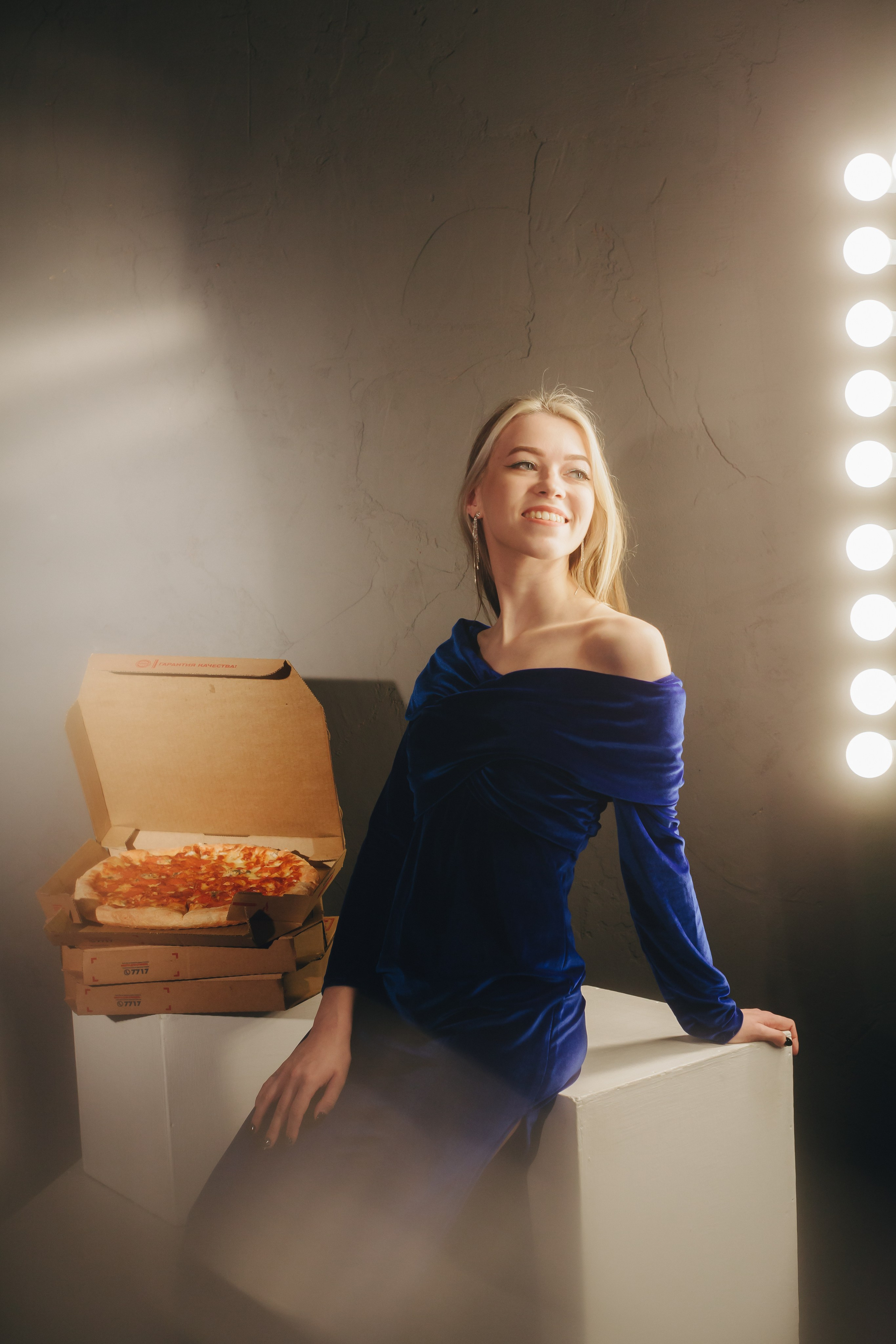 Pizza&Glam | Photoshoot for Domino’s Pizza. Photographer in Los Angeles. Julia Ishmuratova
