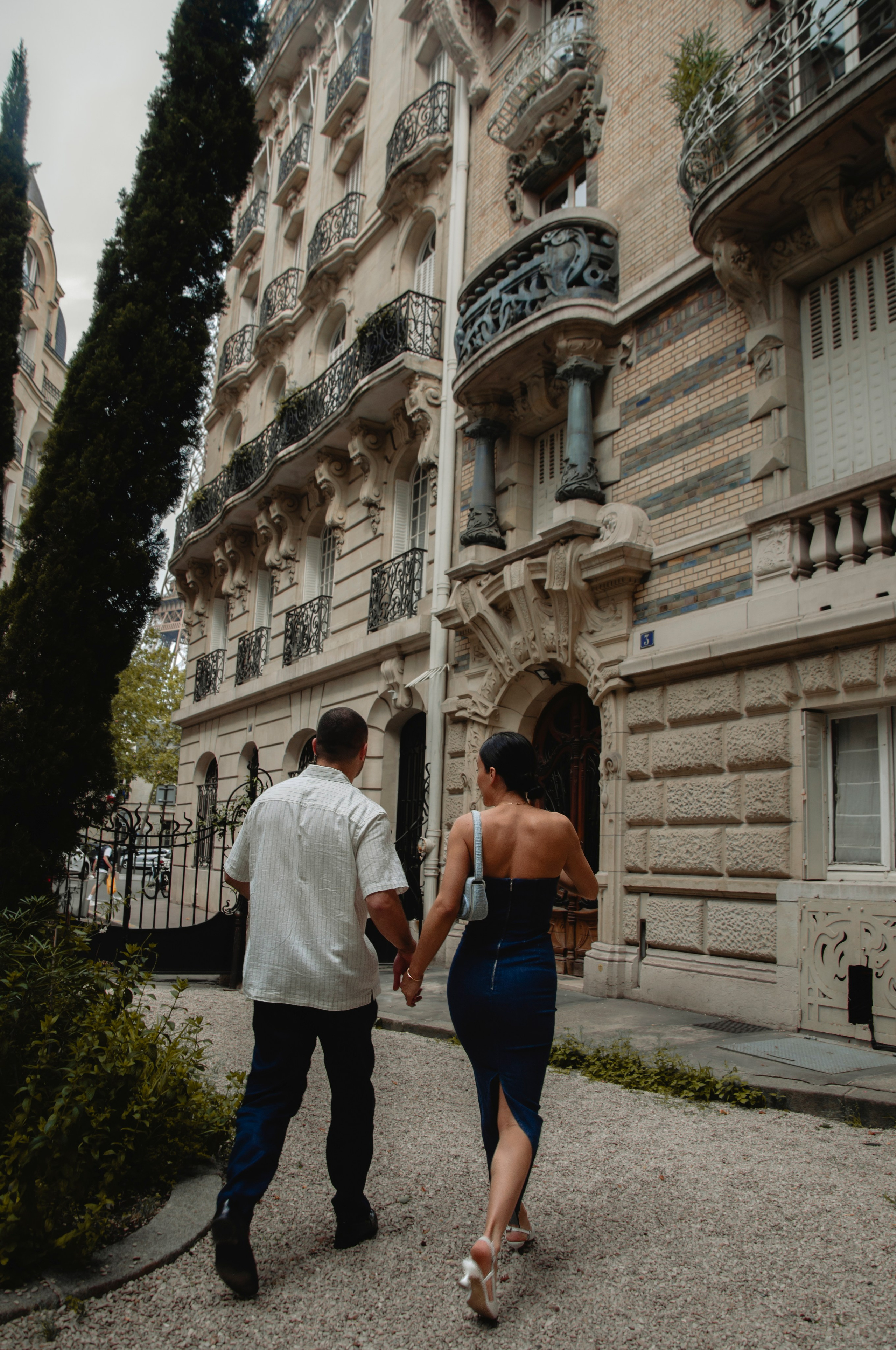 Wedding photoshoot at the Eiffel Tower. Paris photographer — Polina Osipova