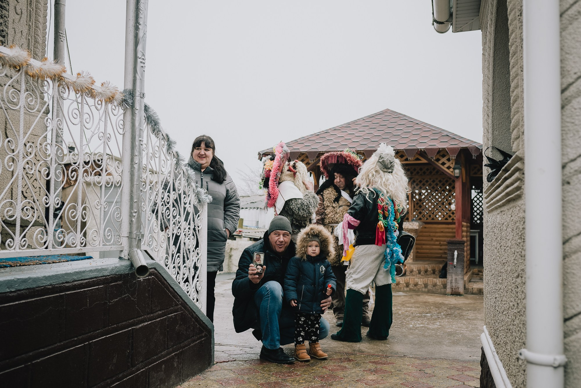 Malanca is a spectacular folk tradition, especially common in the communities of northern Moldova and Bukovina, with deep roots in New Year’s customs. It usually takes place on the night of December 31st to January 1st and marks the transition between years through a blend of folk theater, traditional costumes, music, dance, and humor.Participants – known as malancari – dress up as symbolic characters, often inspired by mythology, history, or rural life: death, the soldier, the bride, the bear, the gypsy, the devil, the old man, and many more. They go from house to house or take part in organized village parades, accompanied by drums, flutes, and distinctive sounds. The message behind it is to chase away evil and attract good fortune, fertility, and abundance in the new year.In some areas, Malanca has evolved into a true display of folk art, with groups preparing costumes, scripts, and music months in advance. It is an authentic way of preserving cultural identity and celebrating community spirit.Malanca is a spectacular folk tradition, especially common in the communities of northern Moldova and Bukovina, with deep roots in New Year’s customs. It usually takes place on the night of December 31st to January 1st and marks the transition between years through a blend of folk theater, traditional costumes, music, dance, and humor.Participants – known as malancari – dress up as symbolic characters, often inspired by mythology, history, or rural life: death, the soldier, the bride, the bear, the gypsy, the devil, the old man, and many more. They go from house to house or take part in organized village parades, accompanied by drums, flutes, and distinctive sounds. The message behind it is to chase away evil and attract good fortune, fertility, and abundance in the new year.In some areas, Malanca has evolved into a true display of folk art, with groups preparing costumes, scripts, and music months in advance. It is an authentic way of preserving cultural identity and celebrating community spirit.