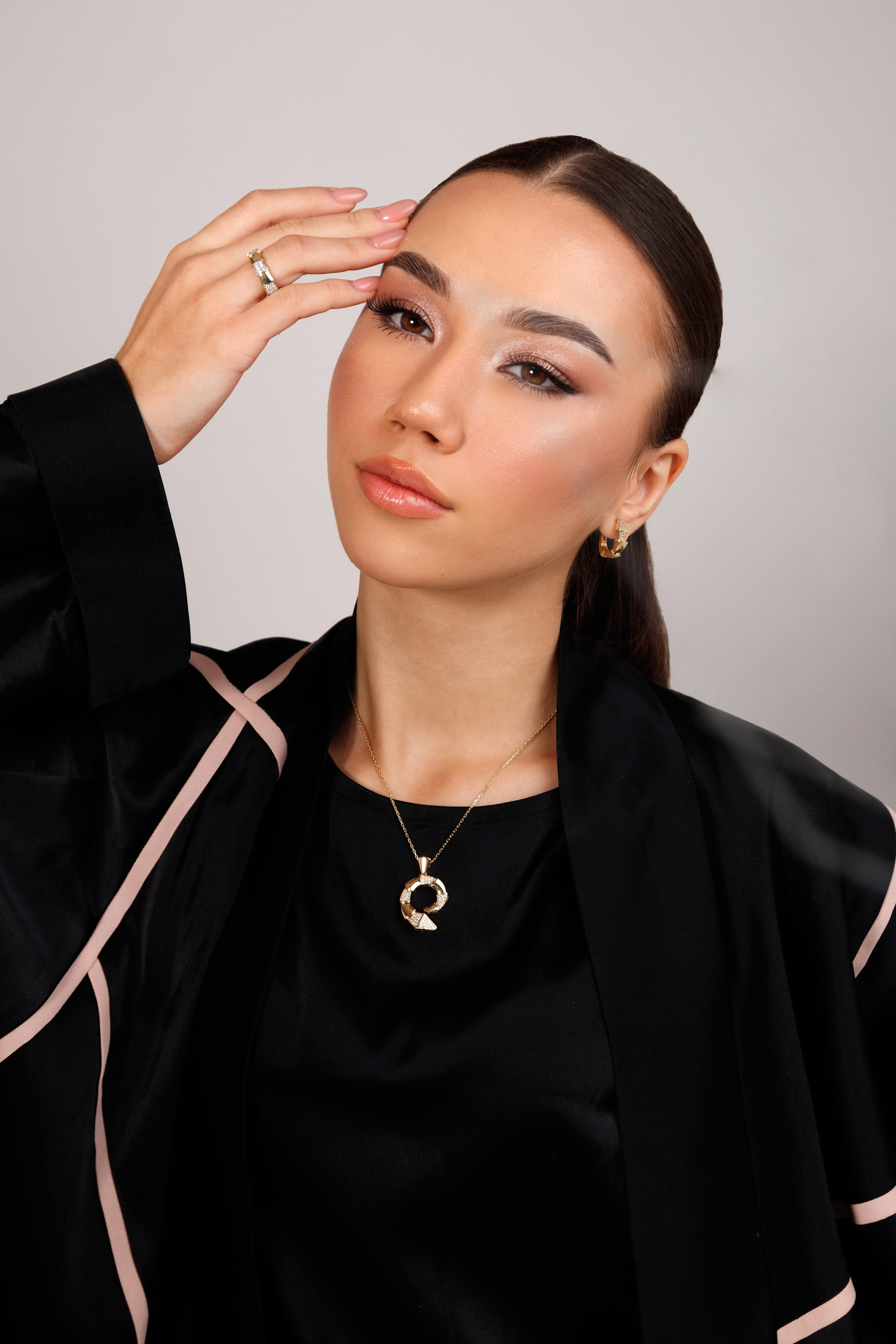 Сьемка для ювелирного бренда. Портретный фотограф Нигинахон Исматуллаева в Ташкенте