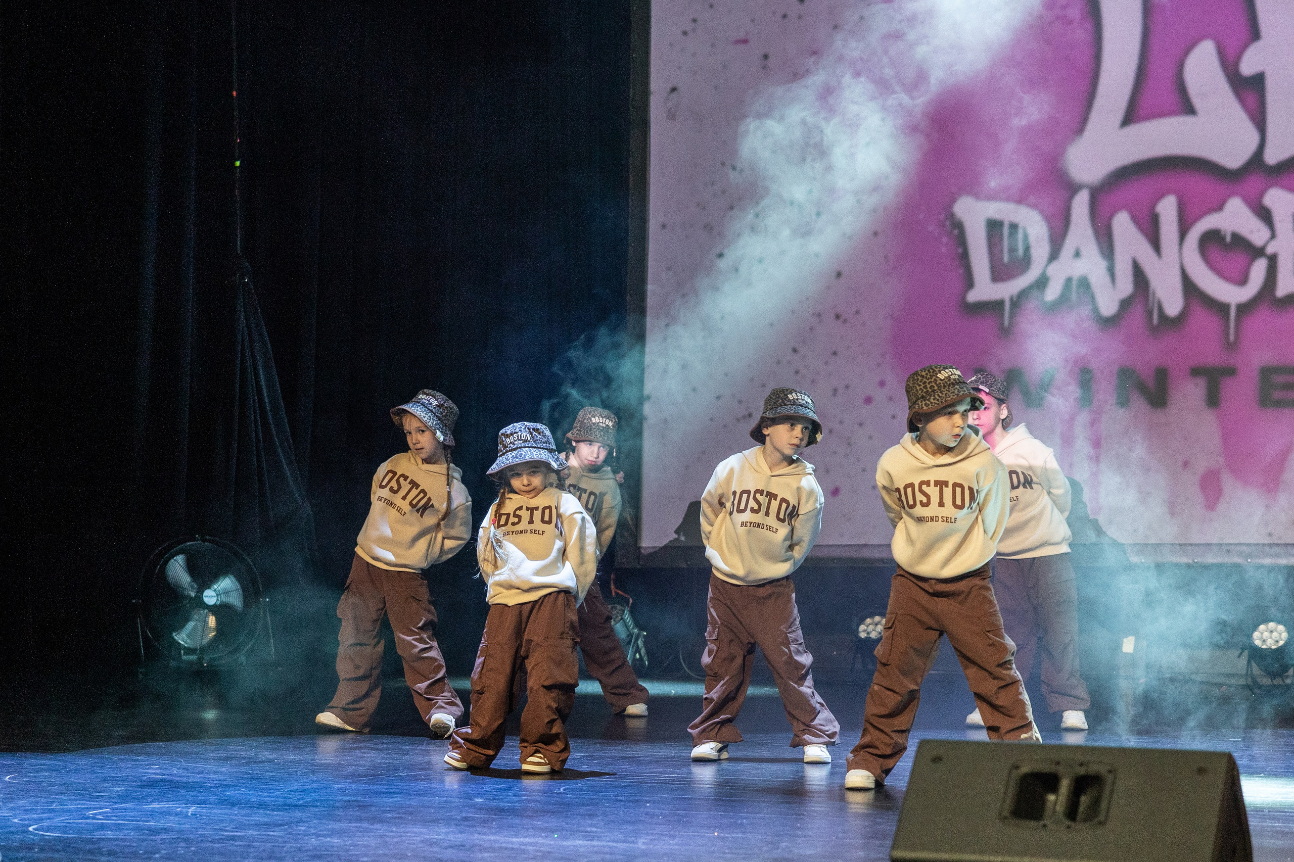 LEO DANCE SHOW WINTER 2025. Семейный и детский фотограф в Варшаве Мила Бобровская