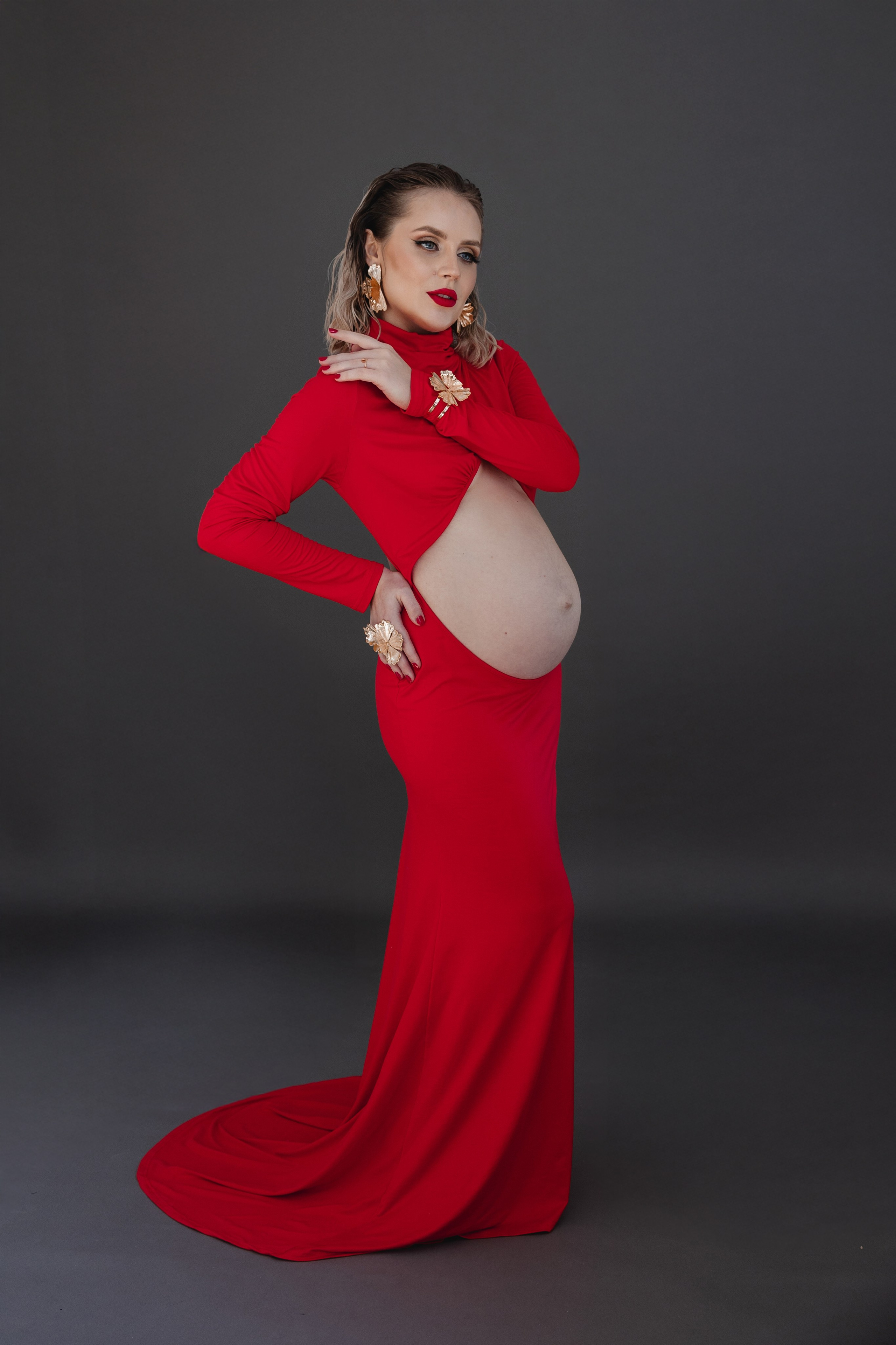 Babybauch Shooting im Fotostudio | Schwangerschaftsfotos in Bochum. Hochzeitsfotografin Bochum | Halyna Reiche Fotografie NRW