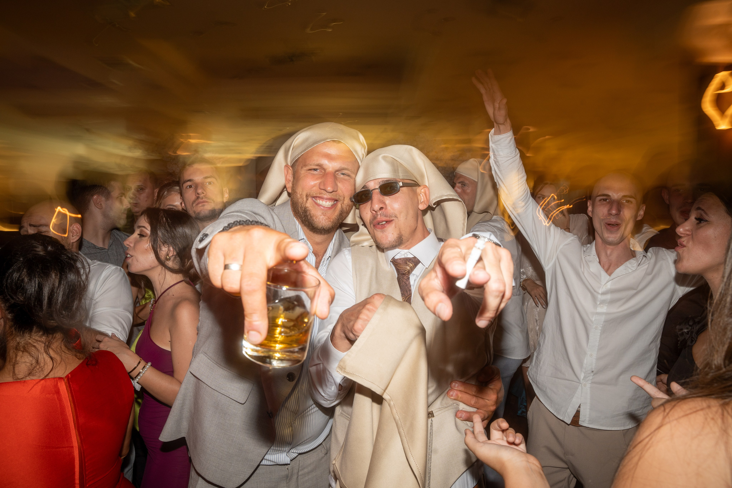 T&M. Fotografisanje i snimanje venčanja Srbija | ST Weddings