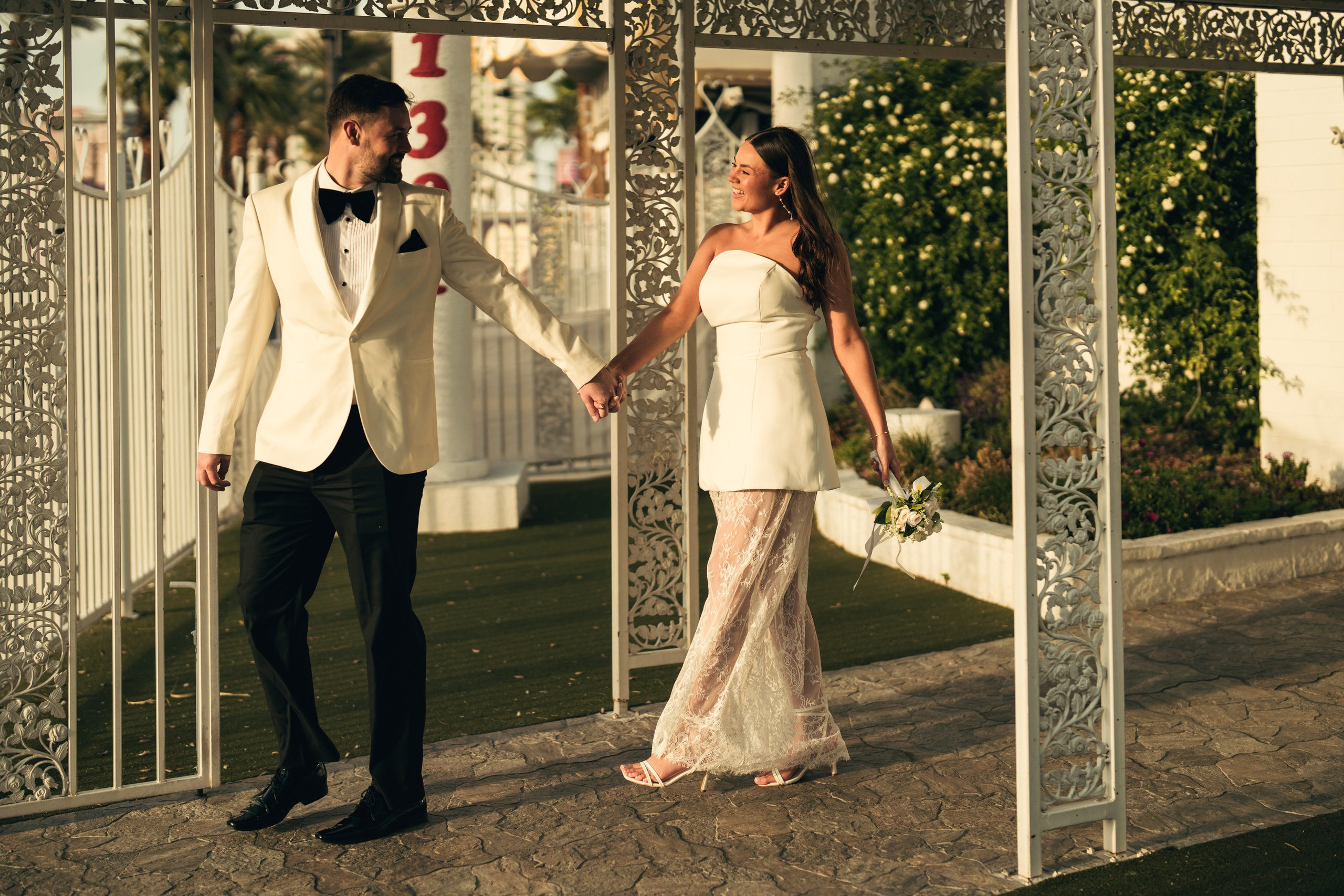 Lewis&Helana. Wedding & elopement photographer Viktoriya Kravtsov. Las Vegas