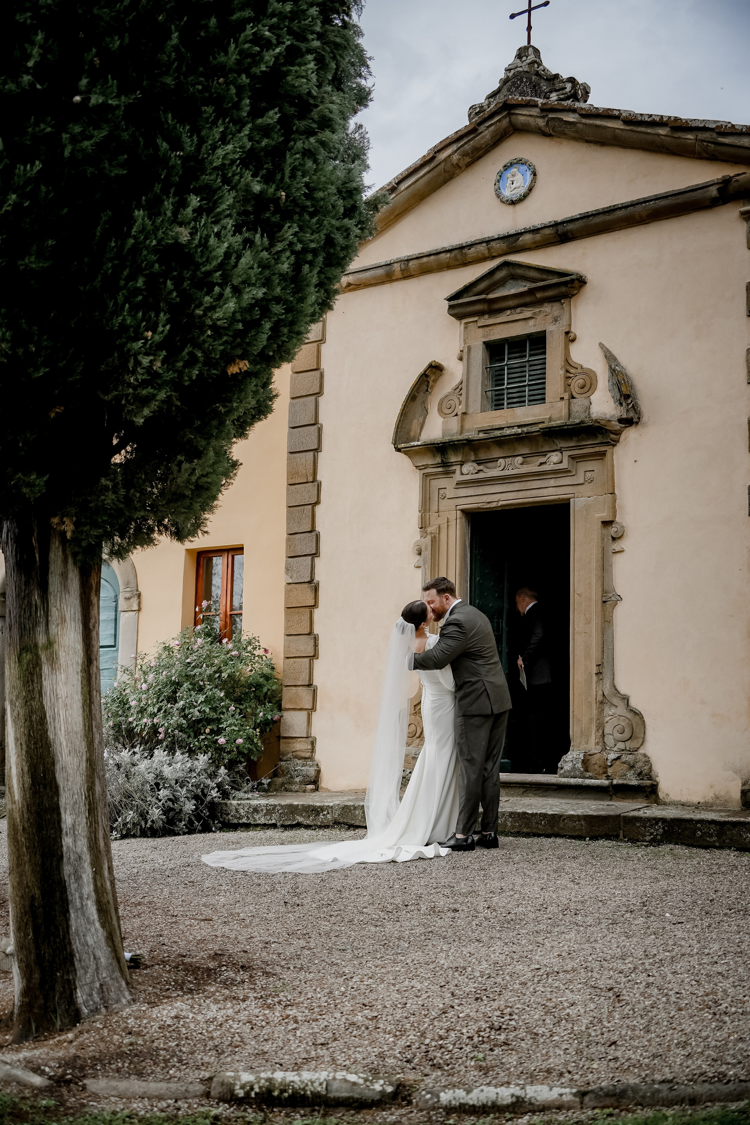 Elopment in Cortona. Villa Falconiere. Wedding Photographer in Italy