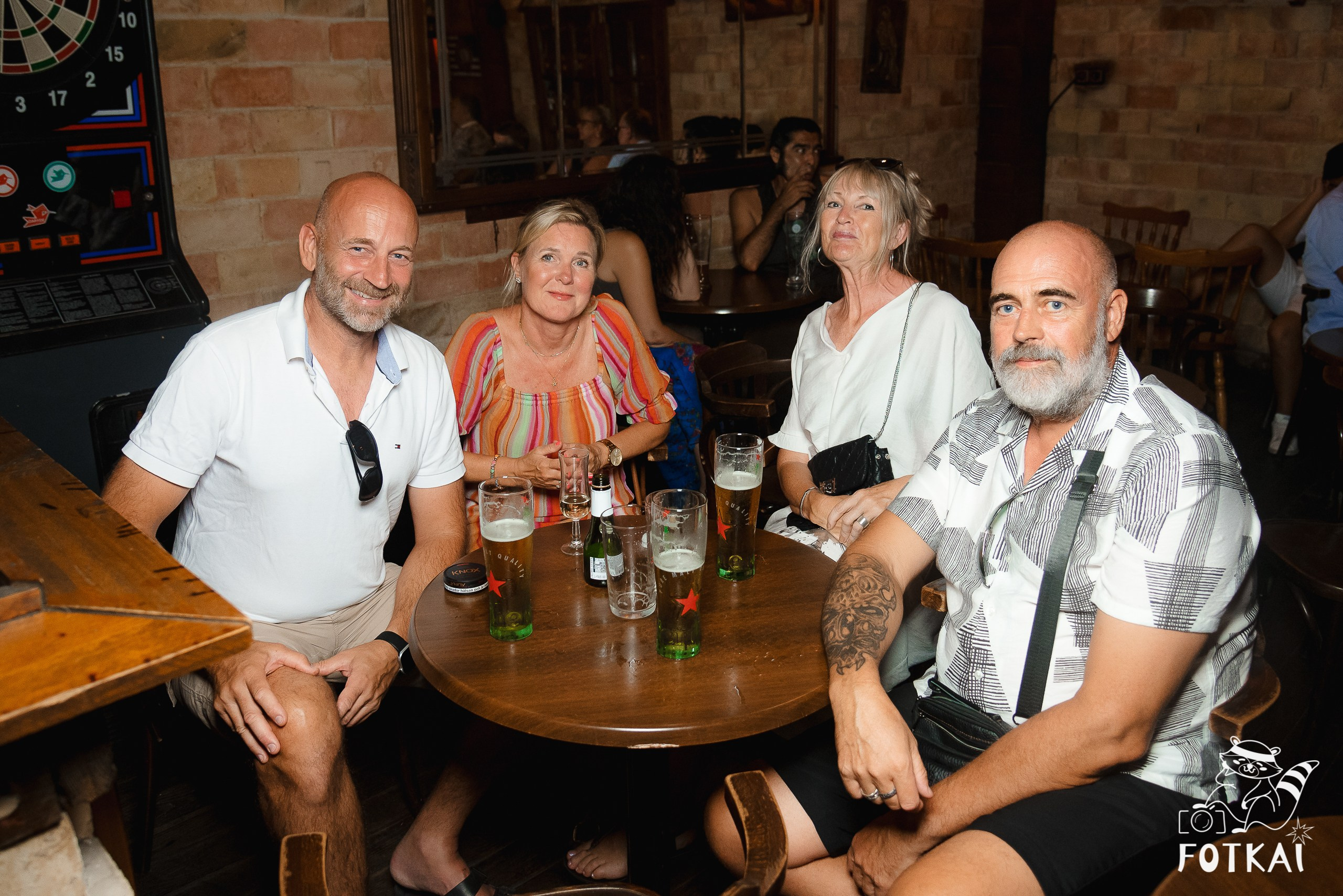 Reportaje fotográfico de FOTKAI | Get Back en El Paso Bar | Torrevieja, España, 12 de julio de 2025