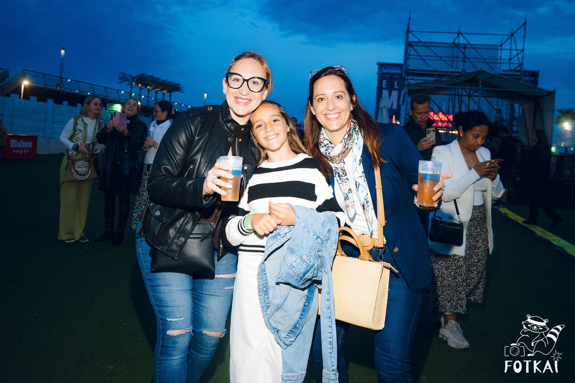 Marta Santos — Fotos del concierto en Alicante 2026: pop flamenco en El Muelle Live | FOTKAI