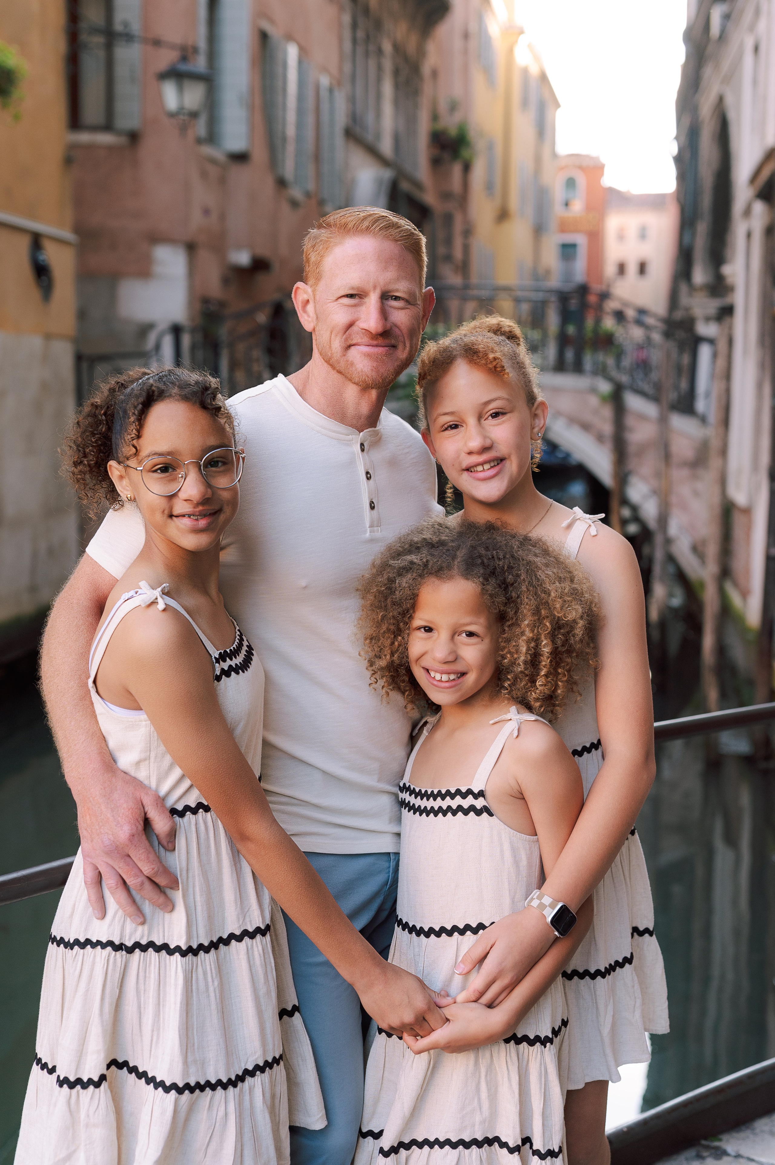 Eliza, Elena, Elliana, Teresa and Brad. Photographer in Venice Anna Terzi