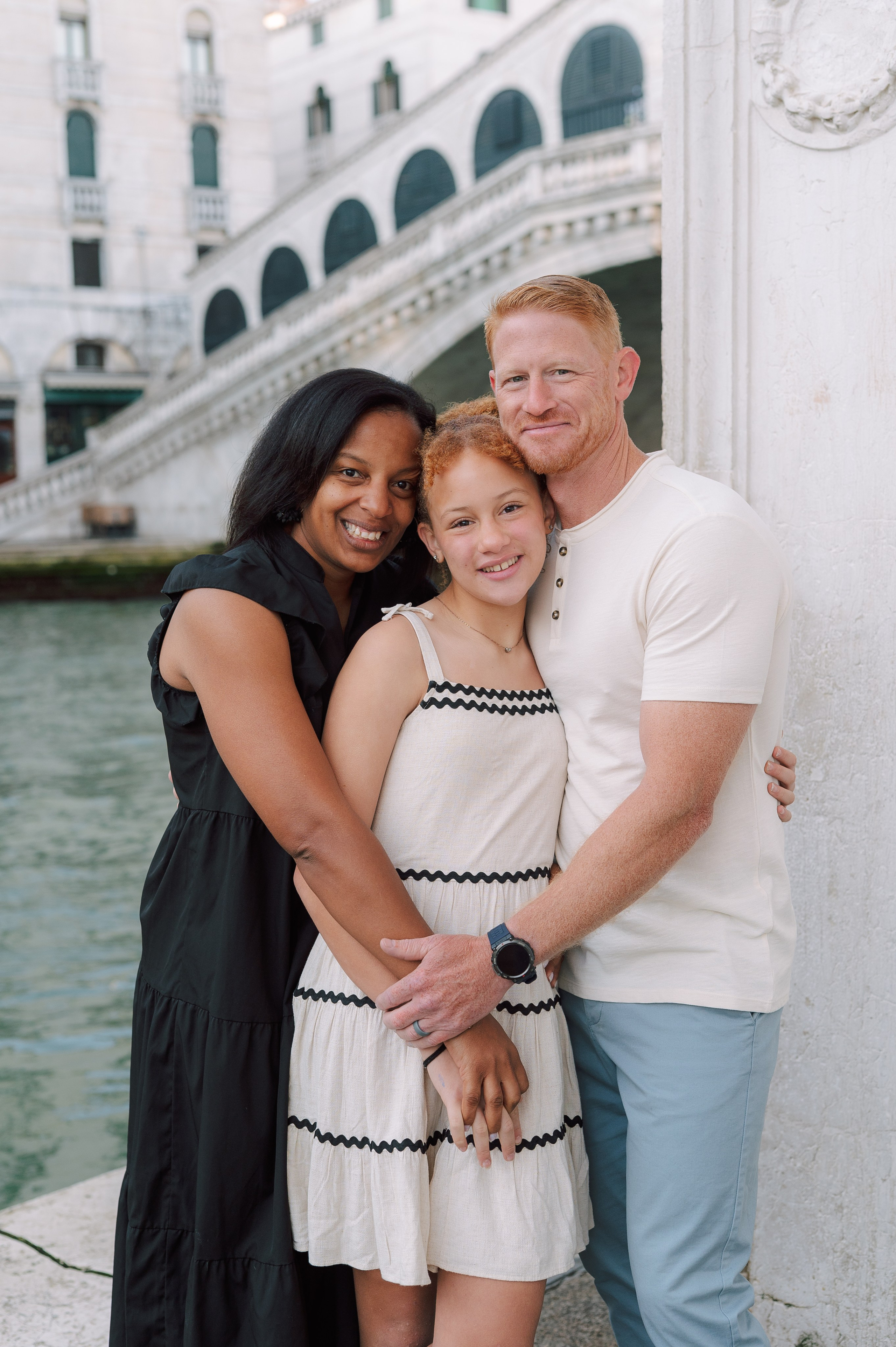 Eliza, Elena, Elliana, Teresa and Brad. Photographer in Venice Anna Terzi