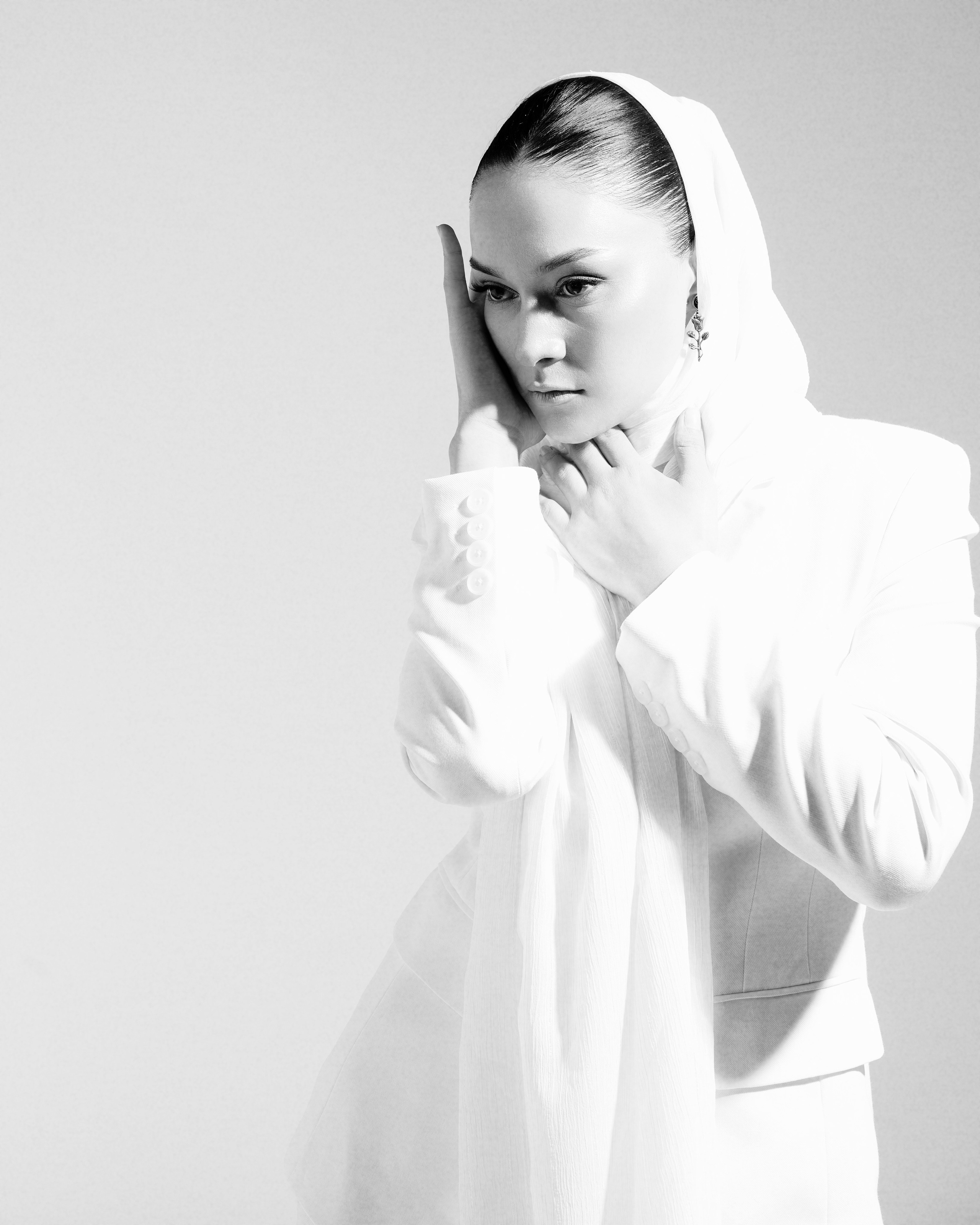 The white rose behind its own eyes. Фотограф Баку Тбилиси