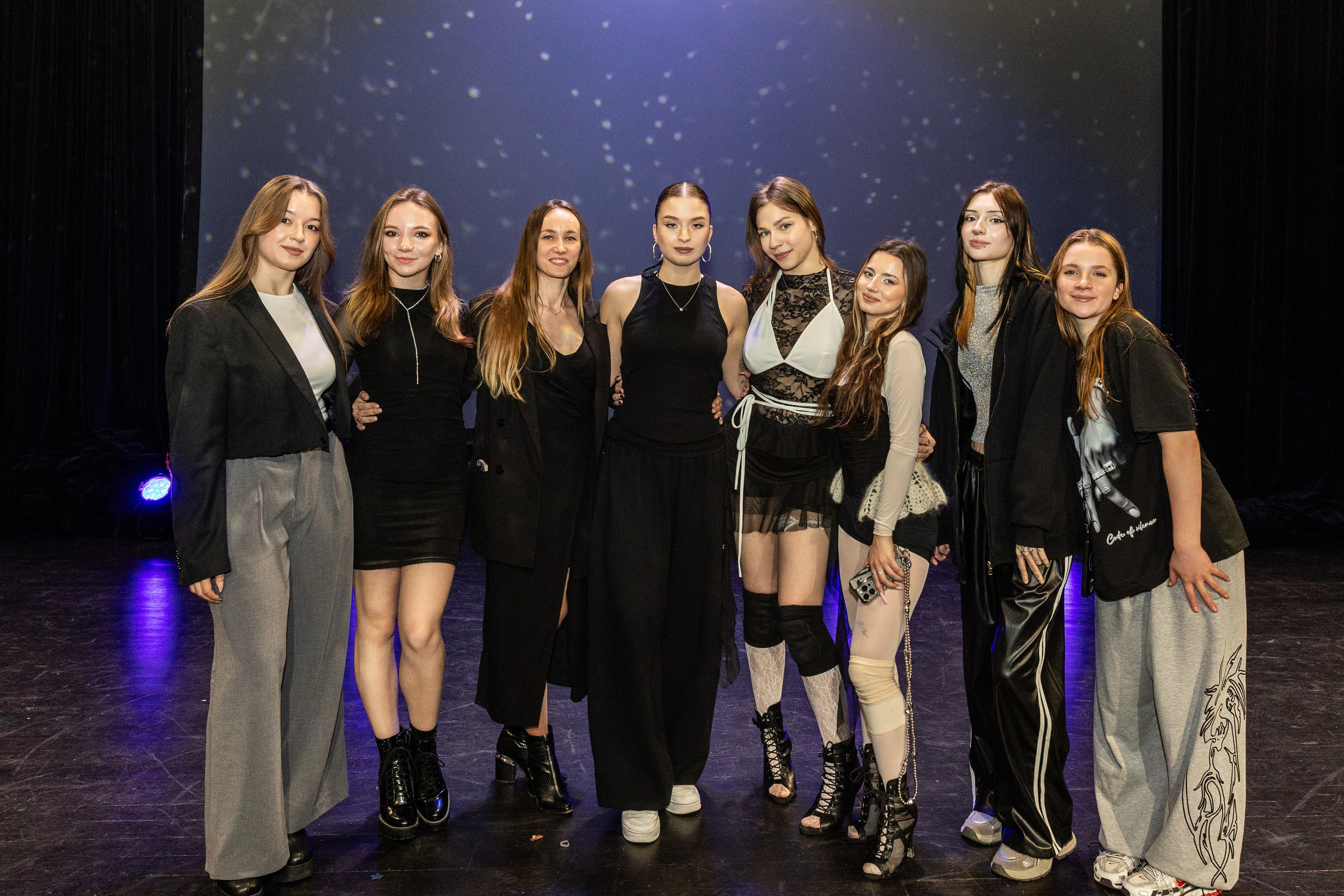 LEO DANCE SHOW WINTER 2025. Семейный и детский фотограф в Варшаве Мила Бобровская