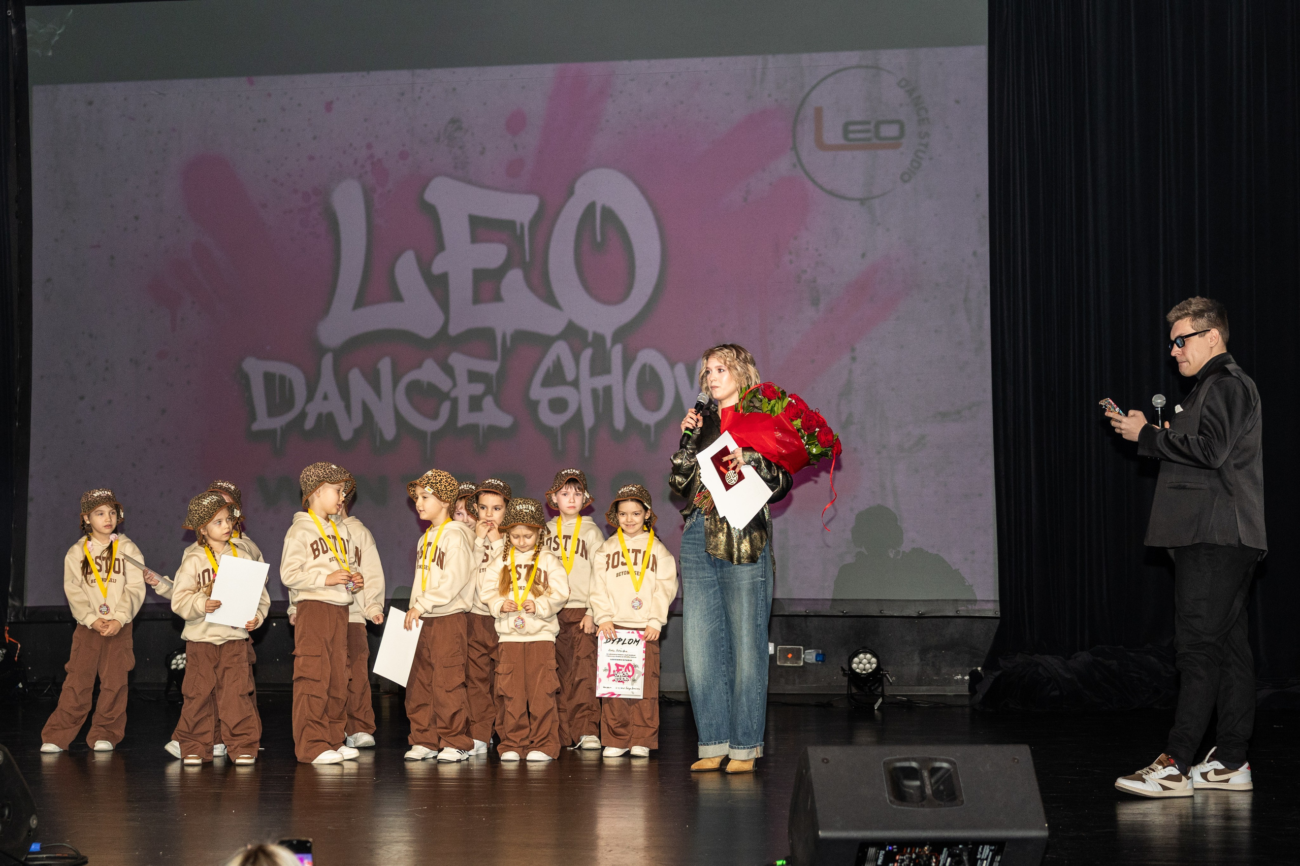 LEO DANCE SHOW WINTER 2025. Семейный и детский фотограф в Варшаве Мила Бобровская