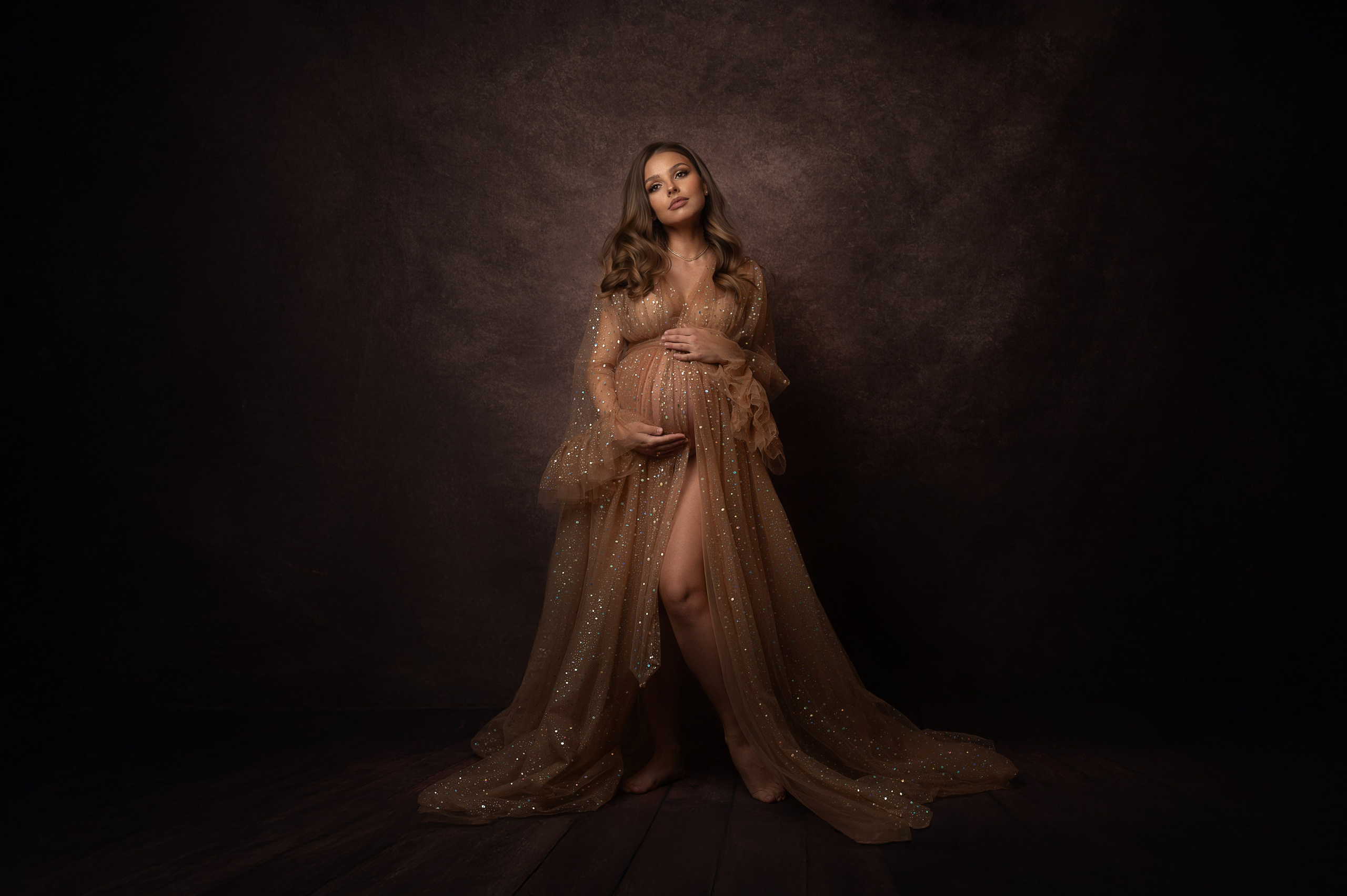 Maternity photoshoot in the studio. Victoria Lyubchenko — fine art photography in Bismarck, ND