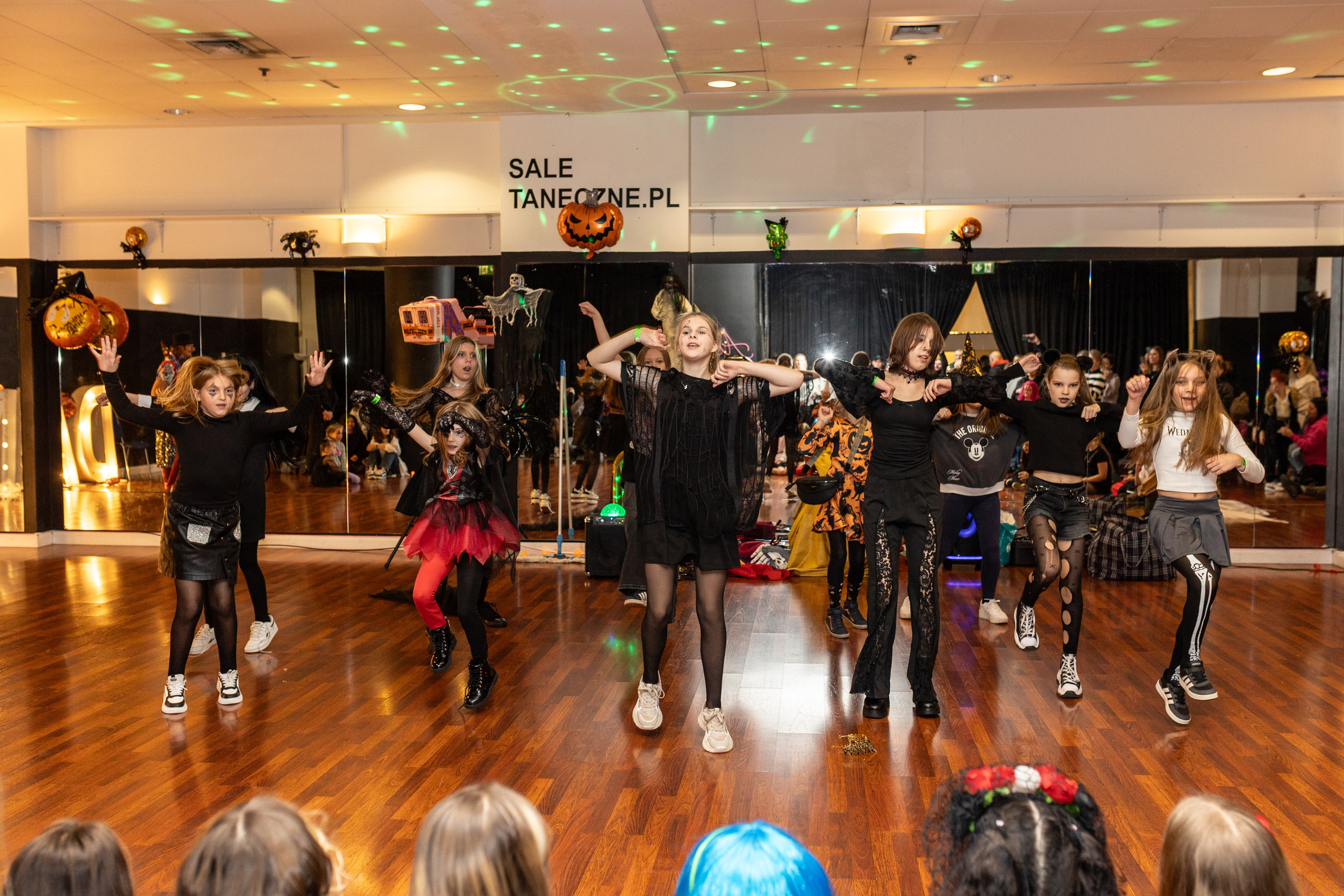 Хэллоуин Leo dance. Family and children photographer in Warszaw Liudmila Babrouskaya
