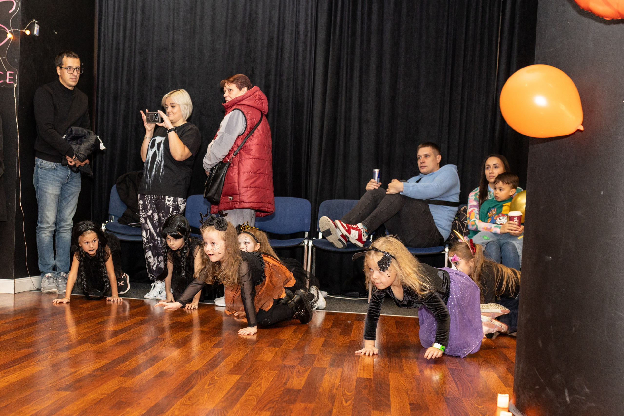 Хэллоуин Leo dance. Family and children photographer in Warszaw Liudmila Babrouskaya