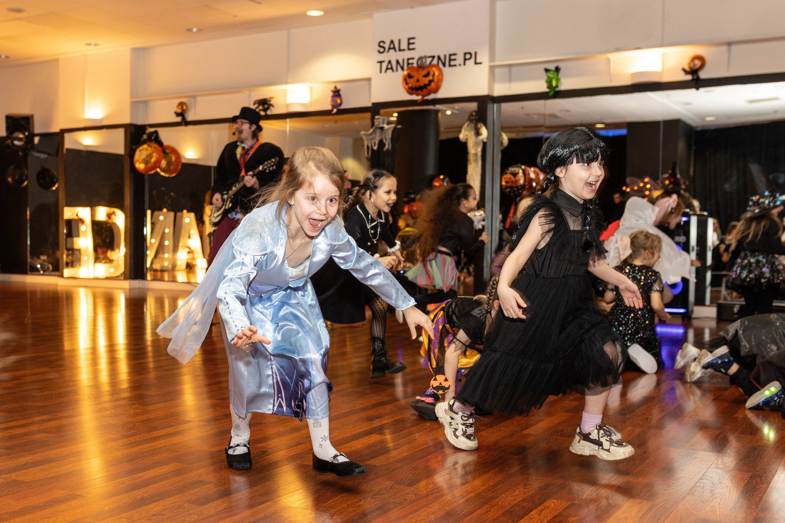 Хэллоуин Leo dance. Family and children photographer in Warszaw Liudmila Babrouskaya