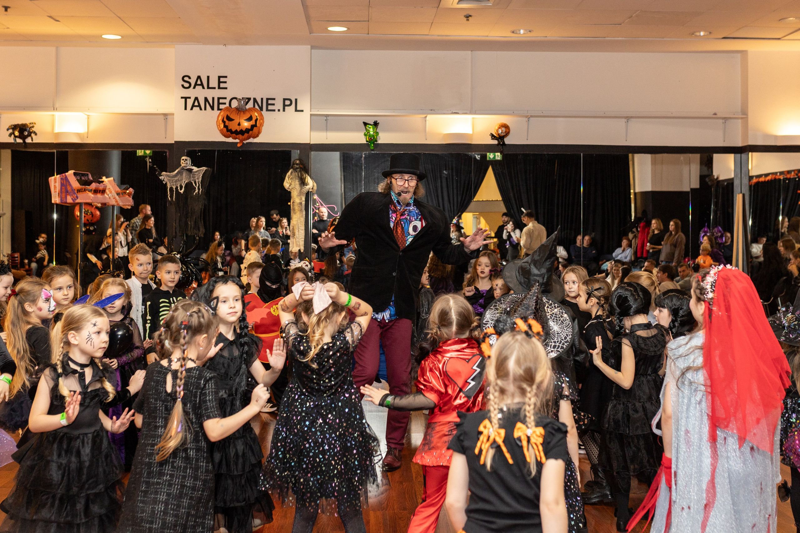 Хэллоуин Leo dance. Family and children photographer in Warszaw Liudmila Babrouskaya