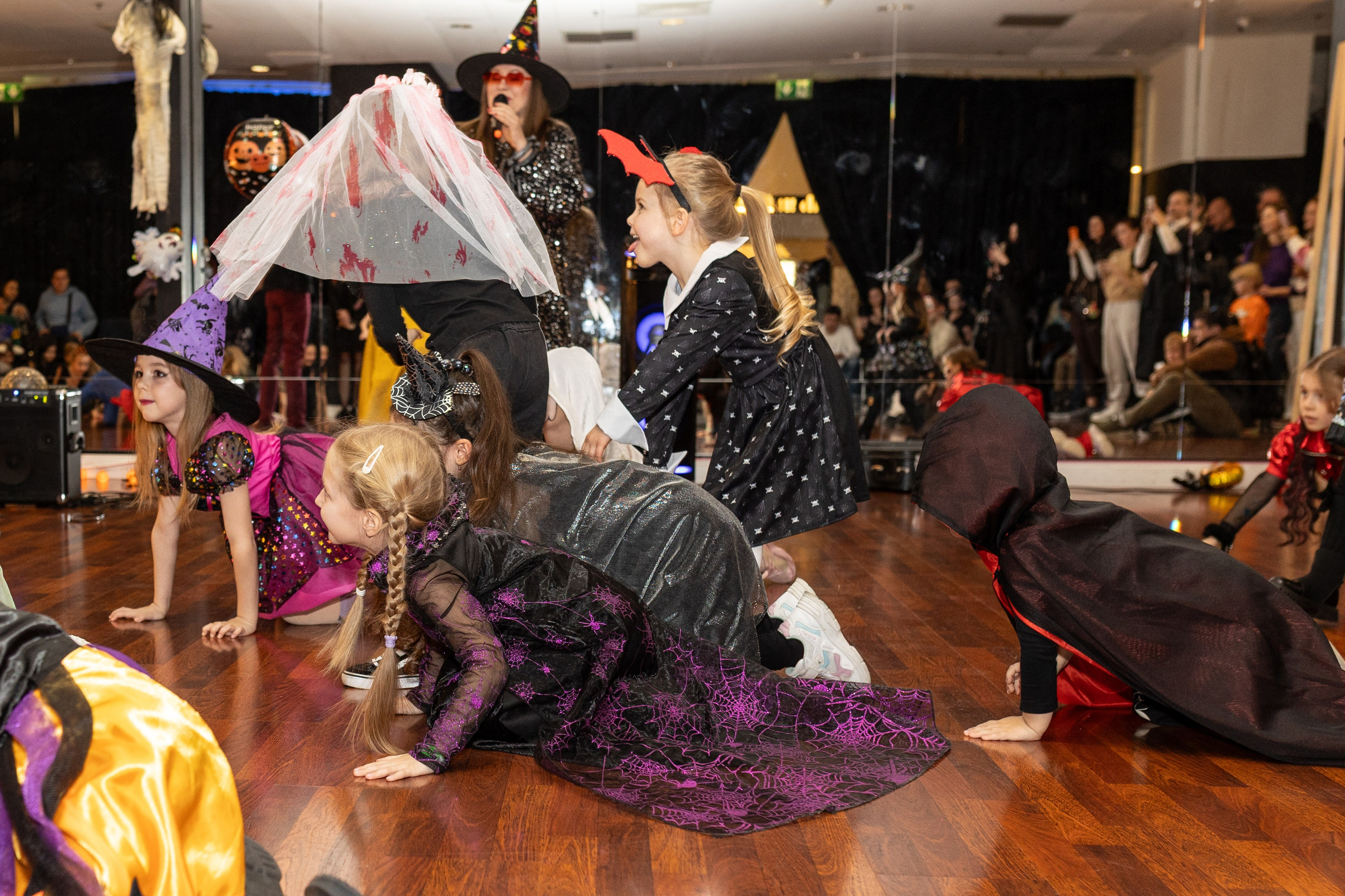 Хэллоуин Leo dance. Family and children photographer in Warszaw Liudmila Babrouskaya