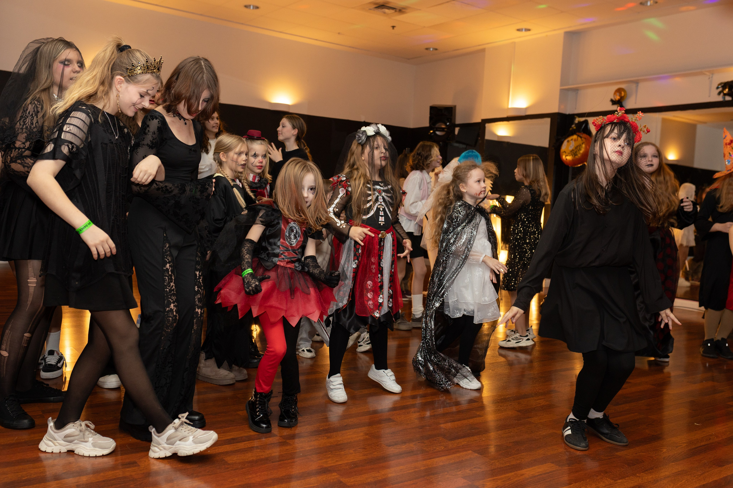 Хэллоуин Leo dance. Family and children photographer in Warszaw Liudmila Babrouskaya