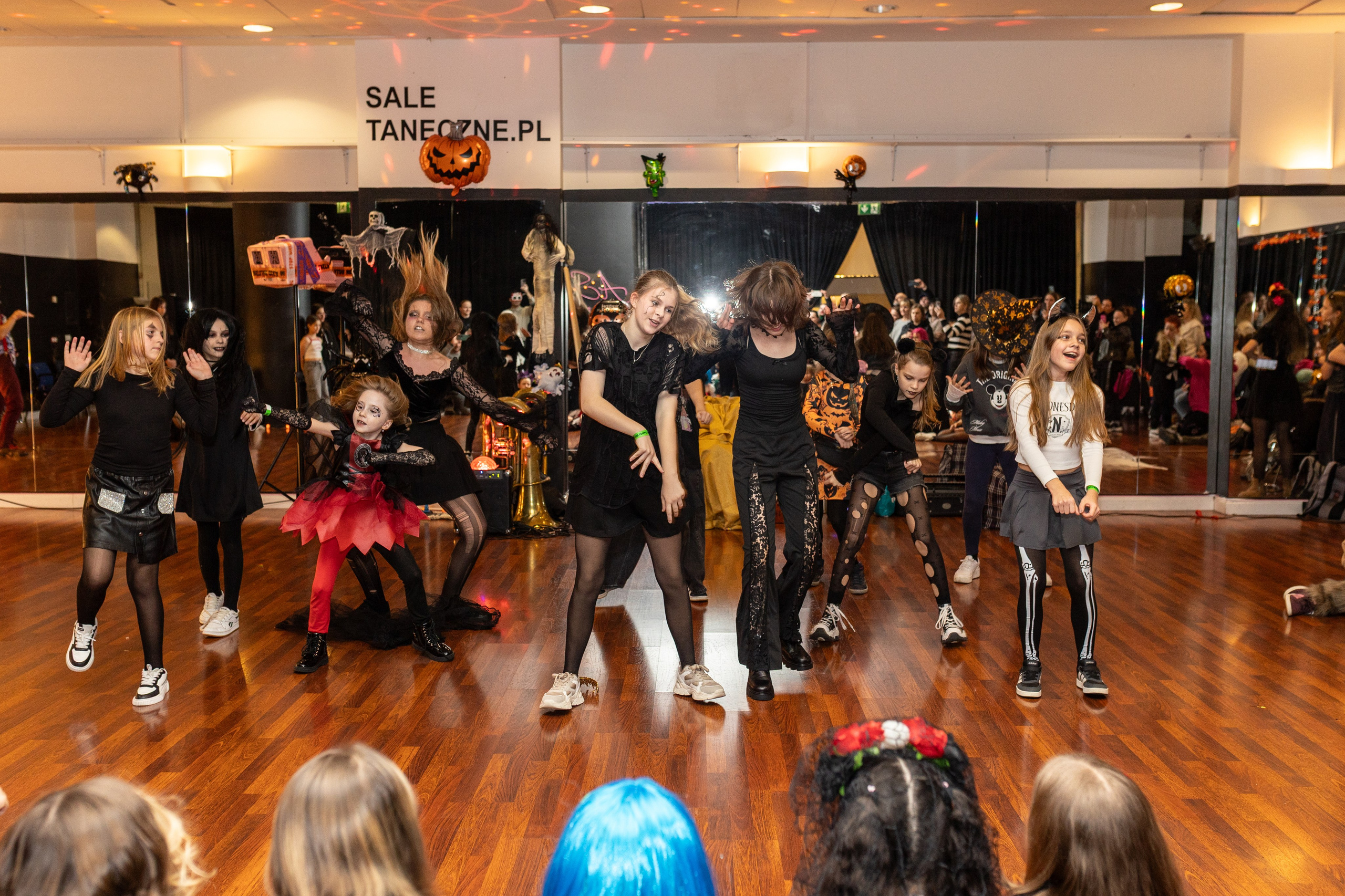 Хэллоуин Leo dance. Family and children photographer in Warszaw Liudmila Babrouskaya