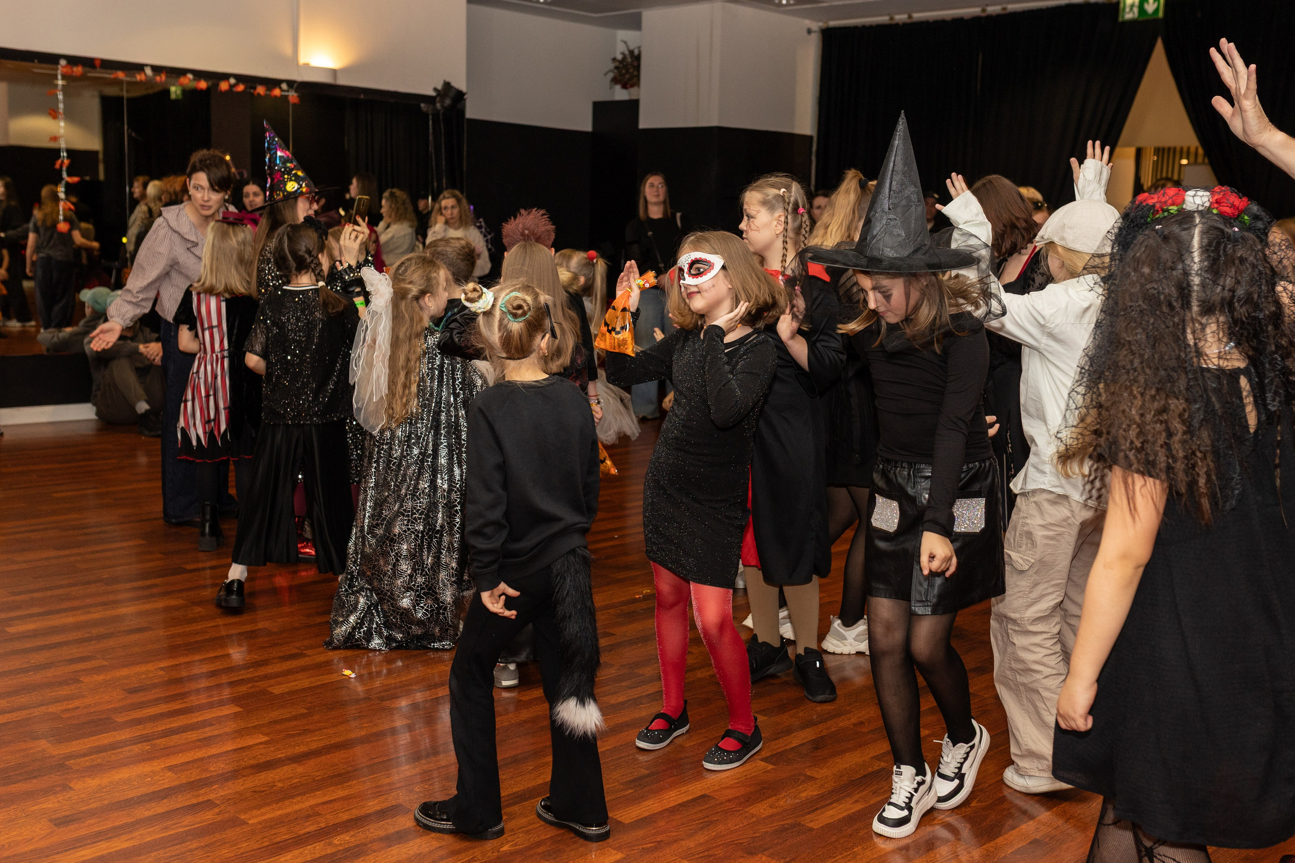Хэллоуин Leo dance. Family and children photographer in Warszaw Liudmila Babrouskaya