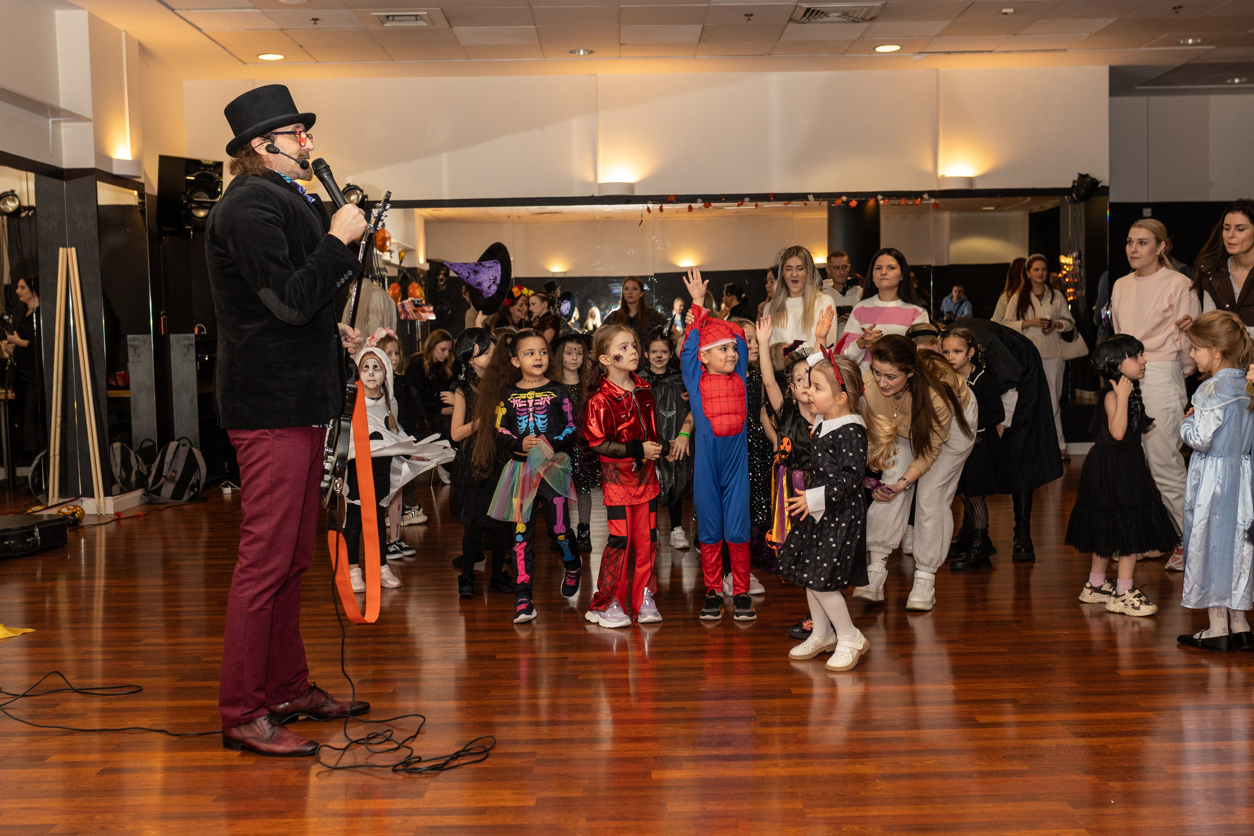 Хэллоуин Leo dance. Family and children photographer in Warszaw Liudmila Babrouskaya