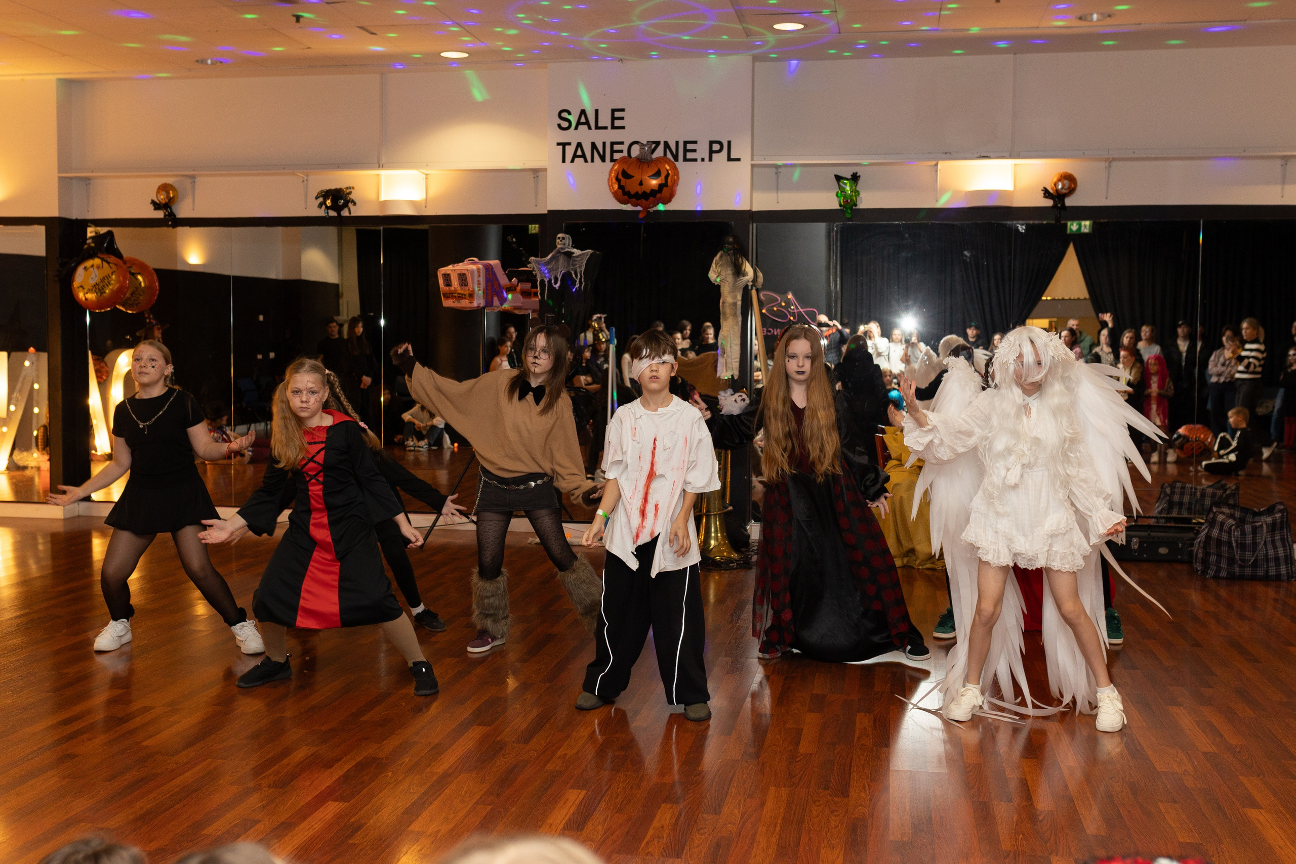Хэллоуин Leo dance. Family and children photographer in Warszaw Liudmila Babrouskaya