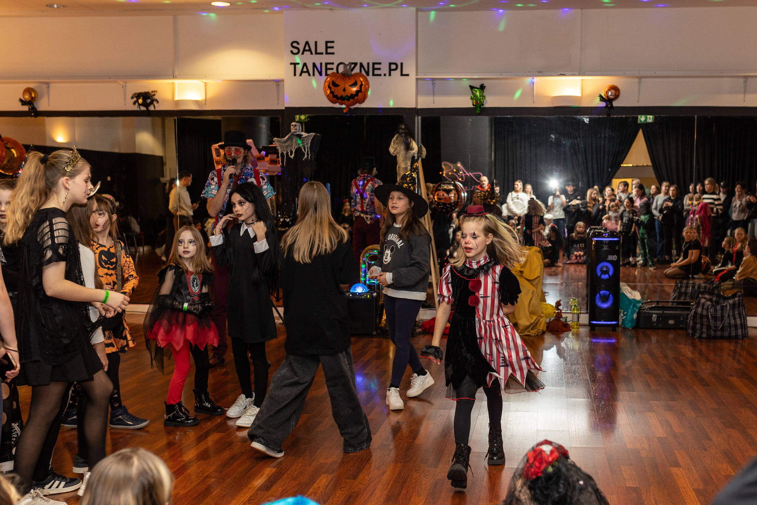 Хэллоуин Leo dance. Family and children photographer in Warszaw Liudmila Babrouskaya