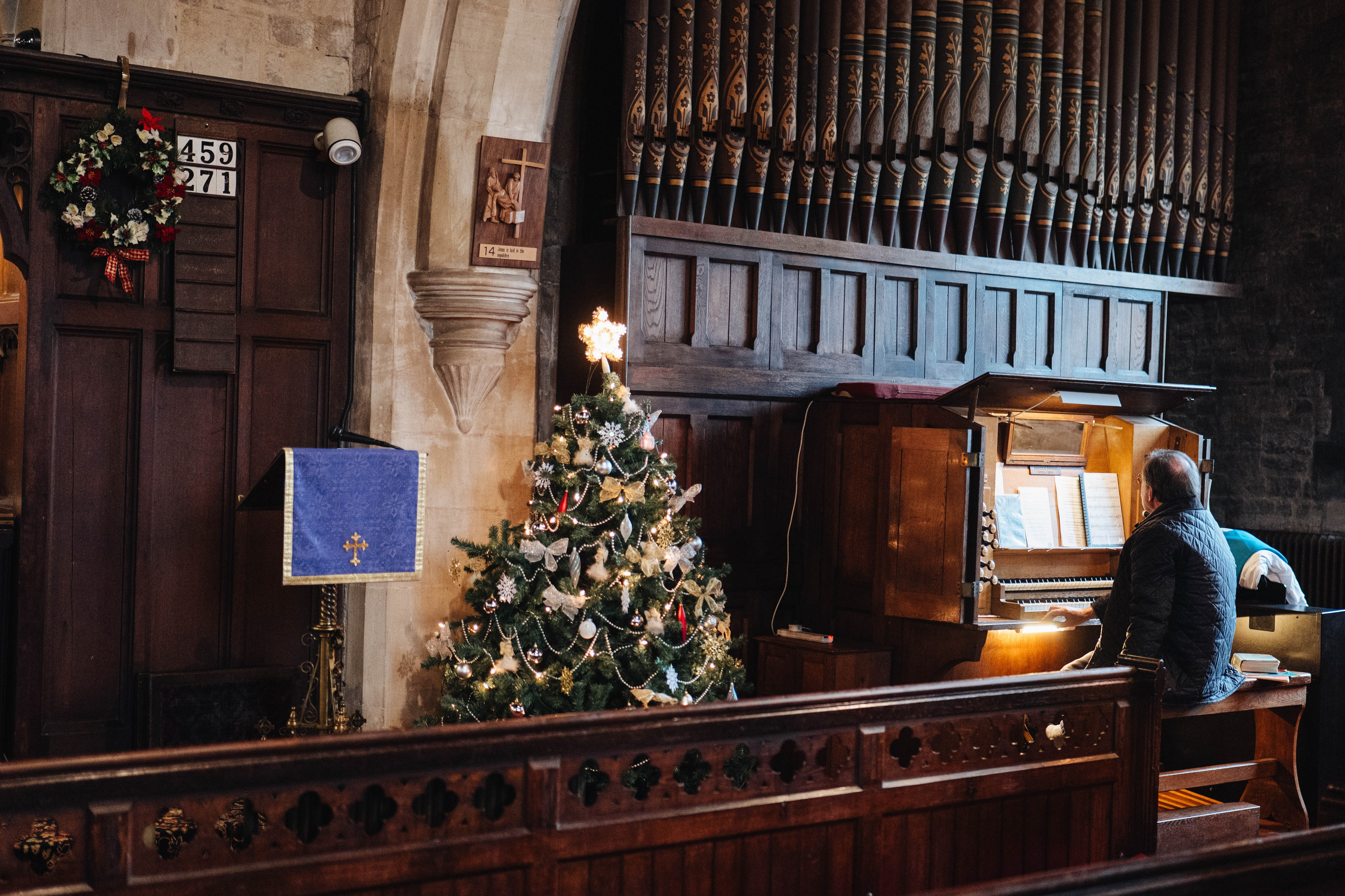 Church in Sidcup with a christmas tree from different angles