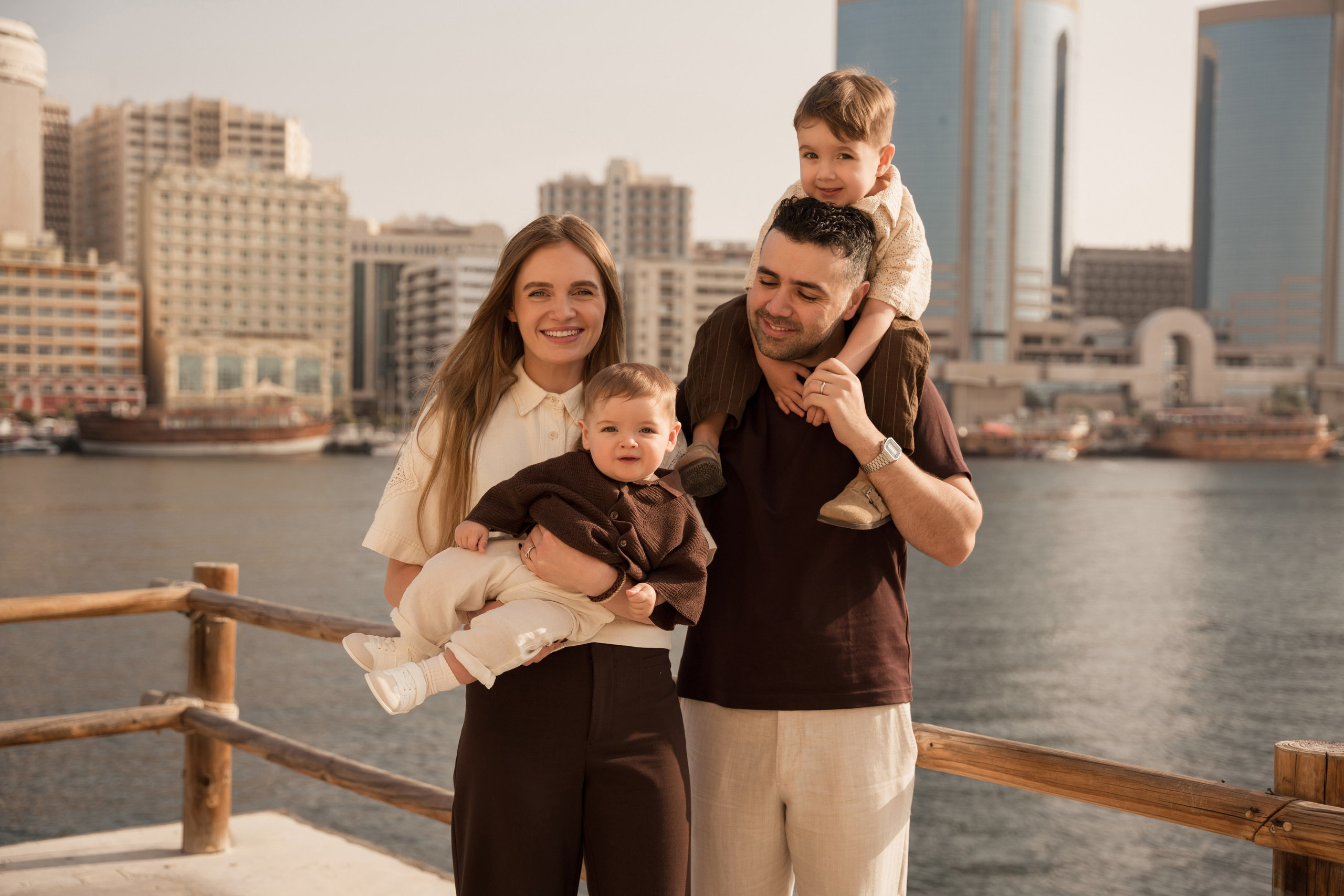 Old Town walk. Angela Iakovleva — Family Photographer in Dubai