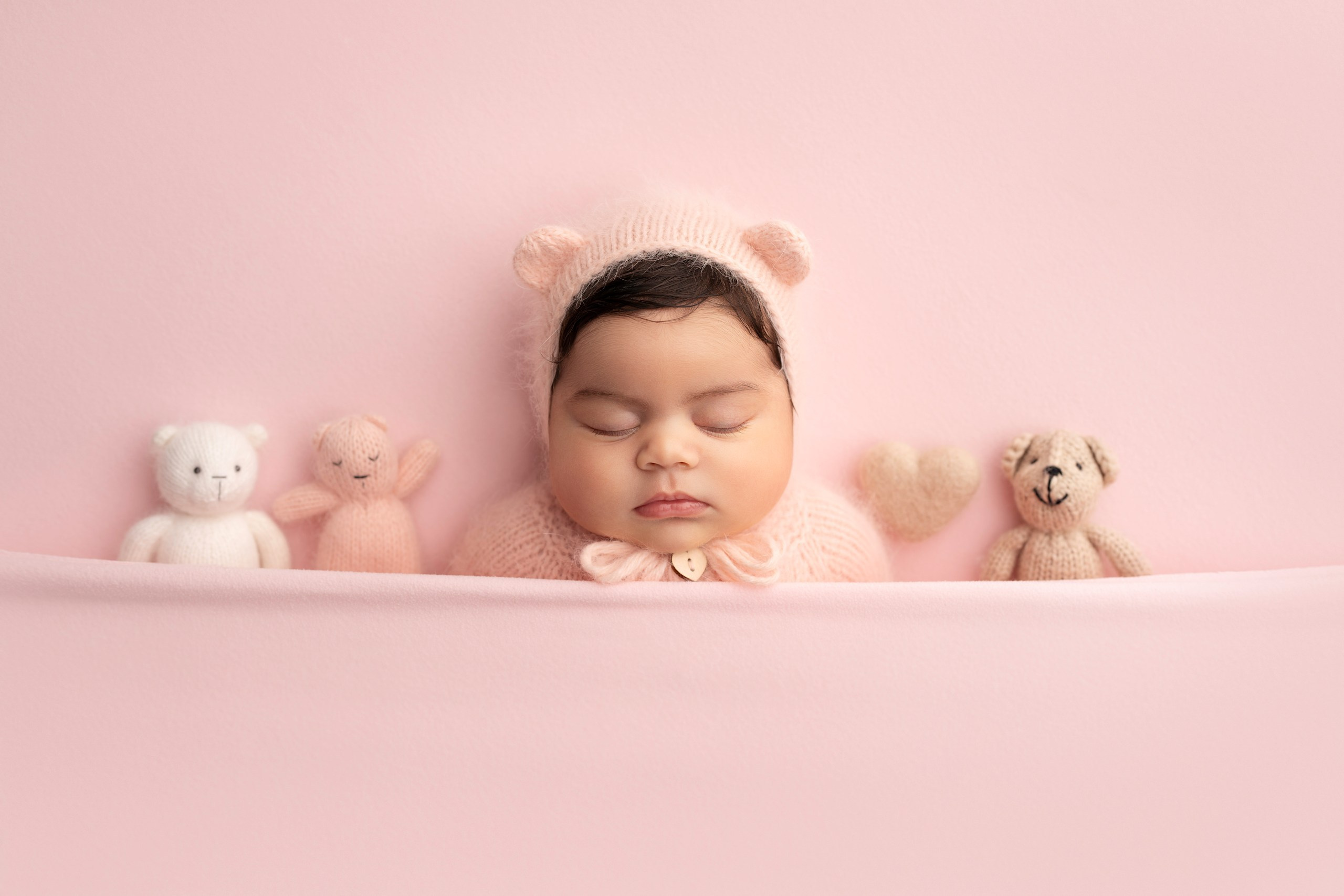 NEWBORN PHOTOGRAPHY. Newborn, Sitter and Cake Smash Photographer in Doha, Qatar