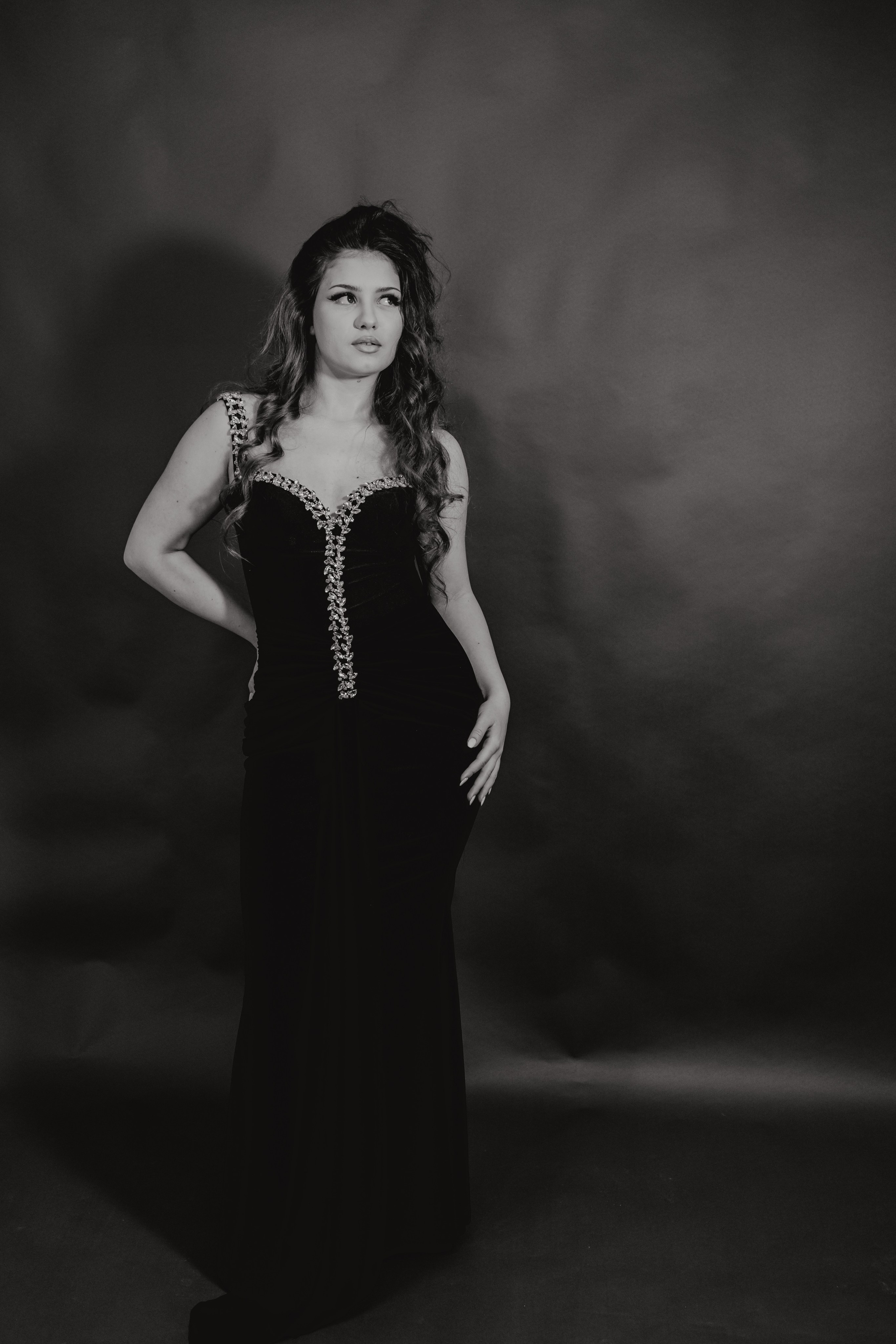 Beatrice. Wedding & couple photographer from Romania Rut Vetan