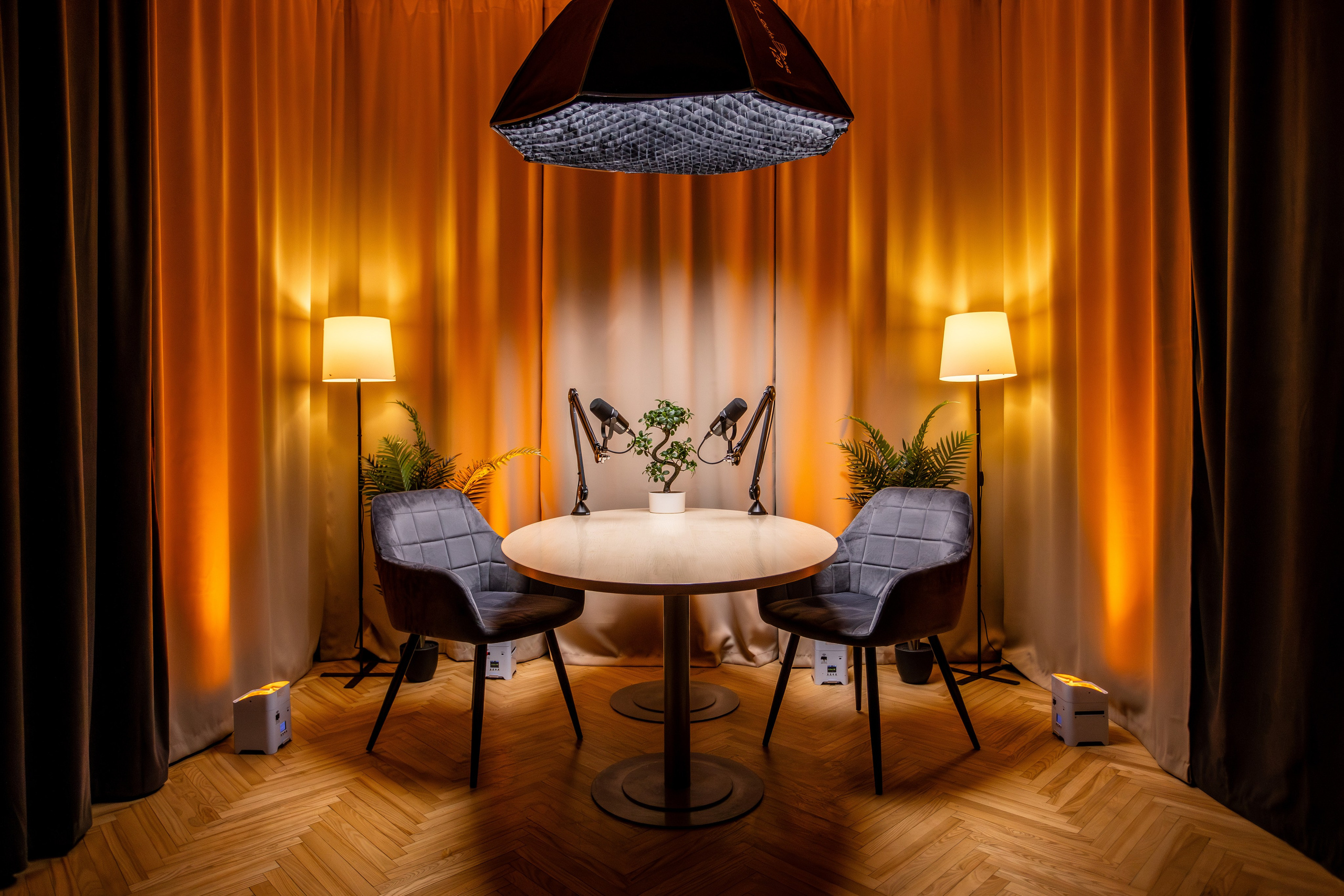 BELLOW US FOTOGRĀFS RĪGA