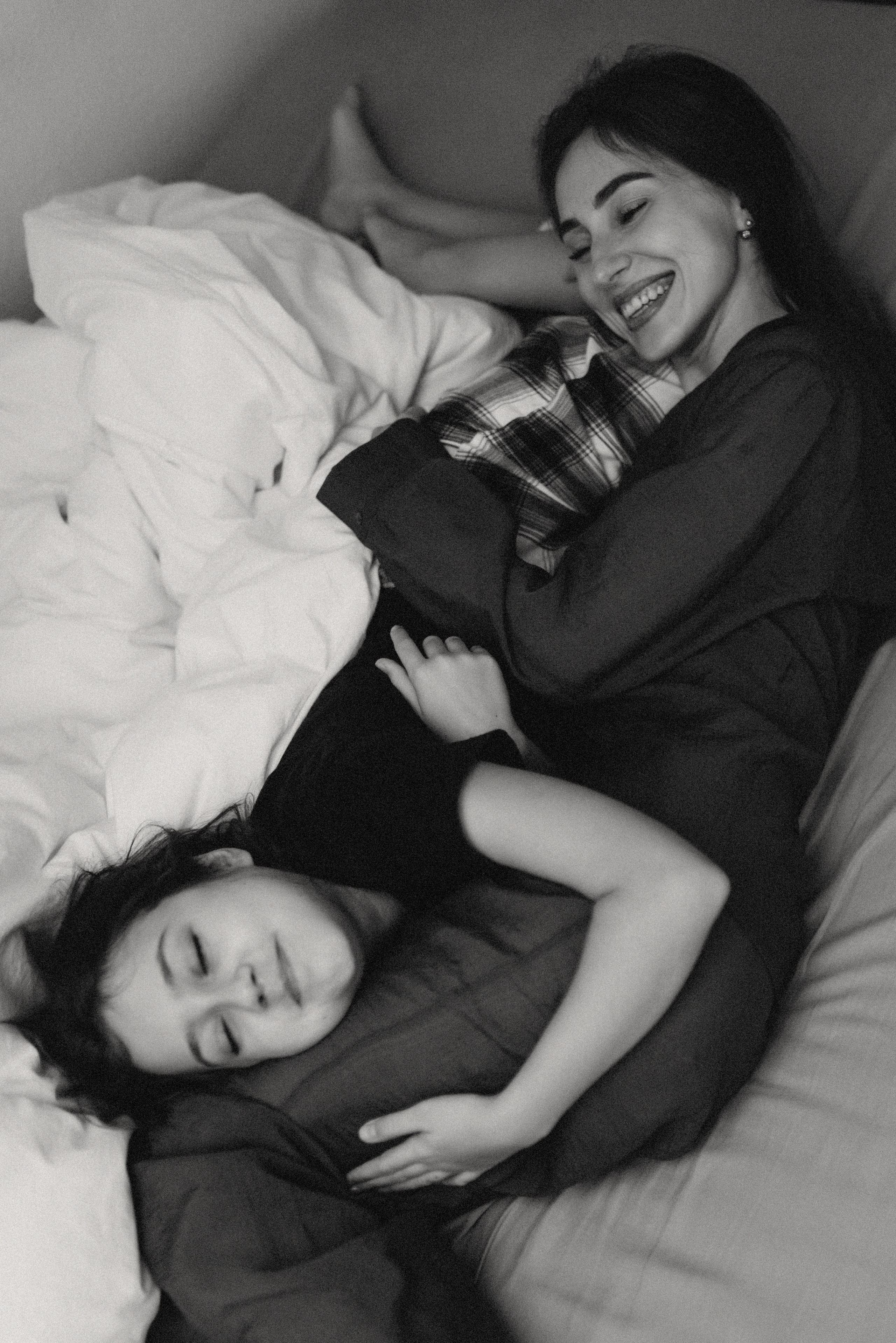 Домашняя фотосессия мама и ребенок. Семейный фотограф Лейпциг, Германия