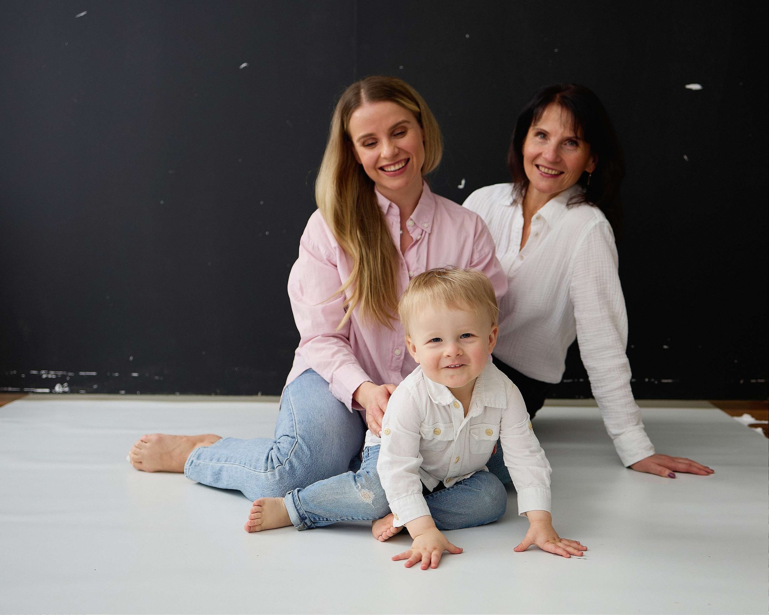 K. Rawnoir- Portrait photography by Daria Paliy.Timeless black&white portraits of women in NYC area