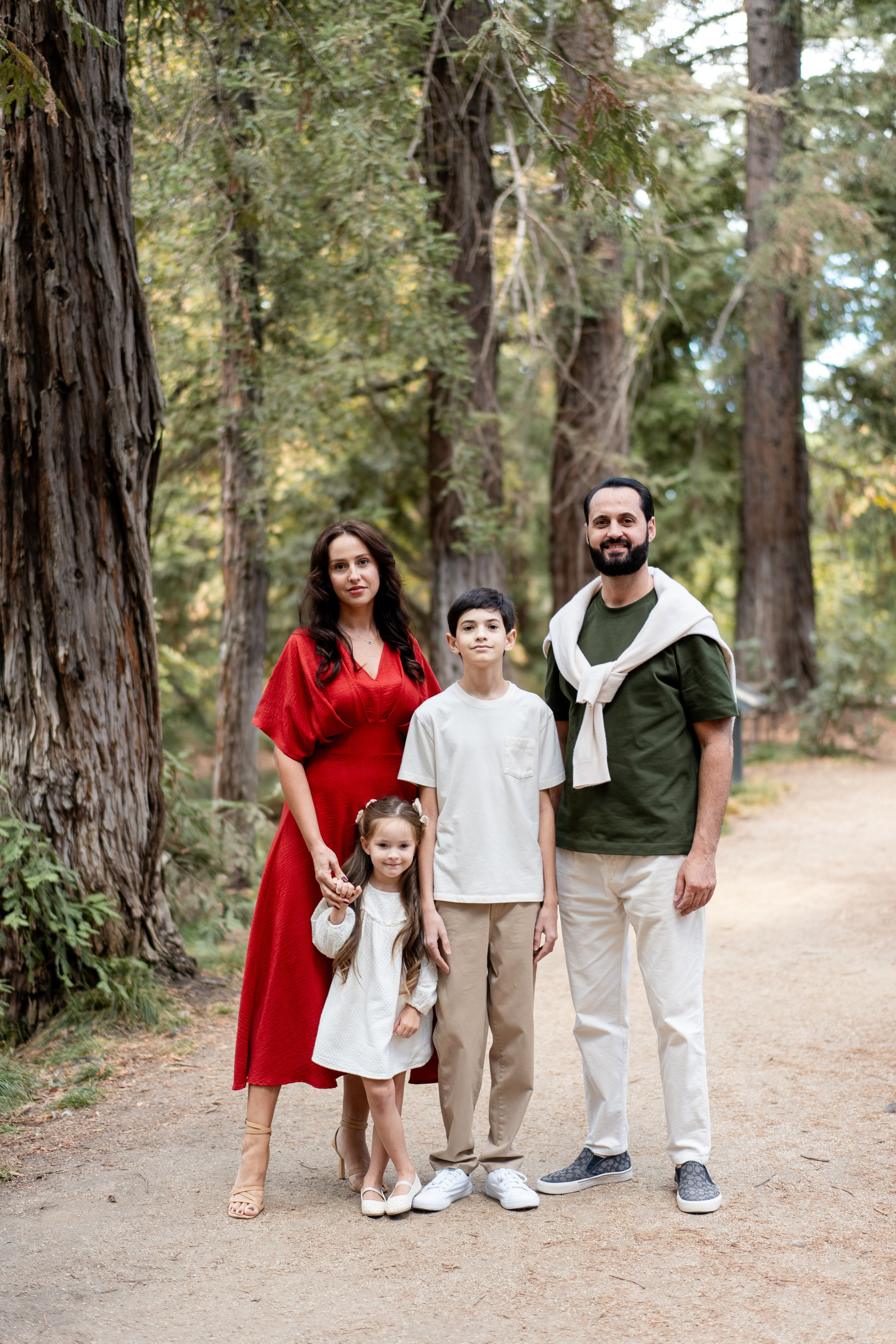 Mikhailov family. Family photographer in Sacramento | Sofia Pavenko