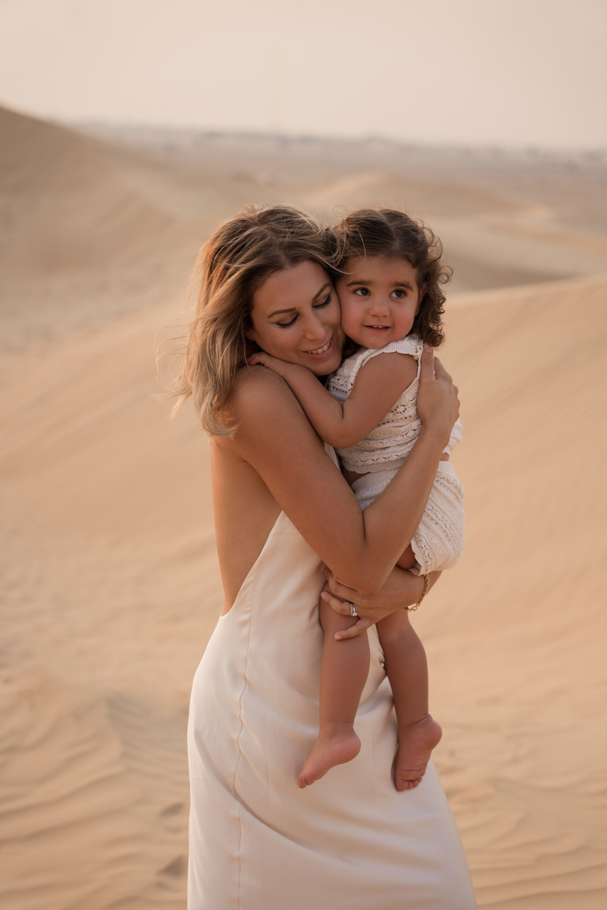 Sun, sand & family. Angela Iakovleva — Family Photographer in Dubai
